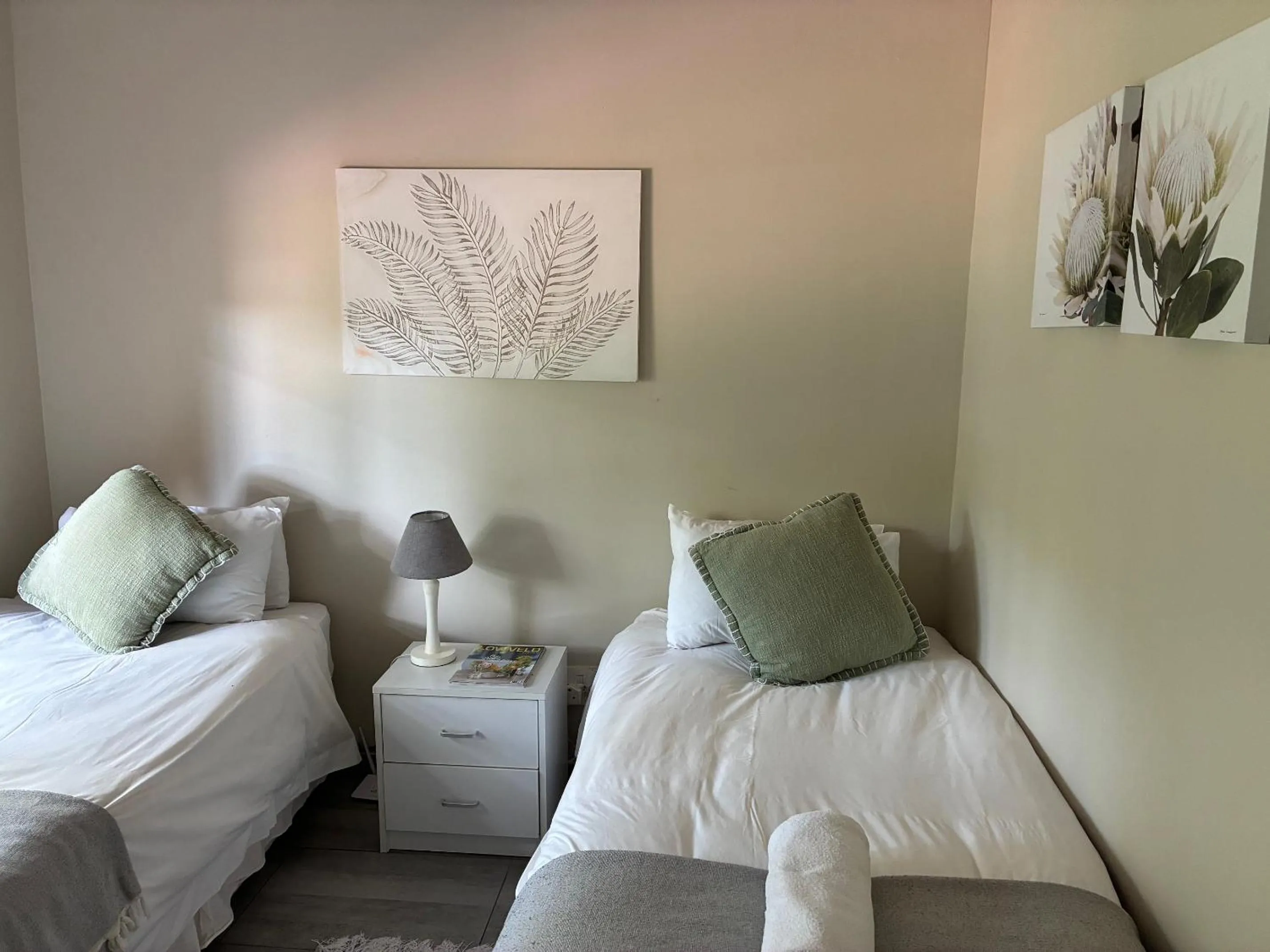 Bed in Thyme Inn on Greenway