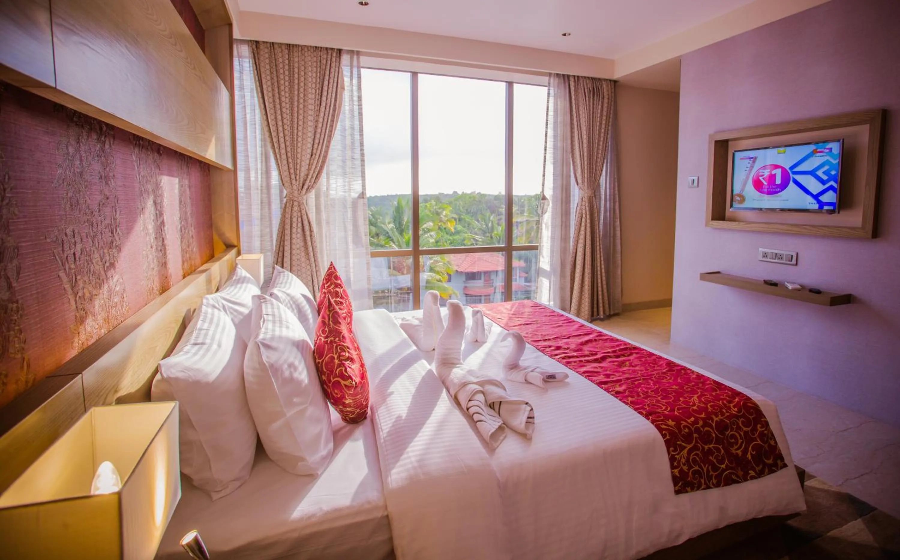 Bed in Hotel Grand Kadamba