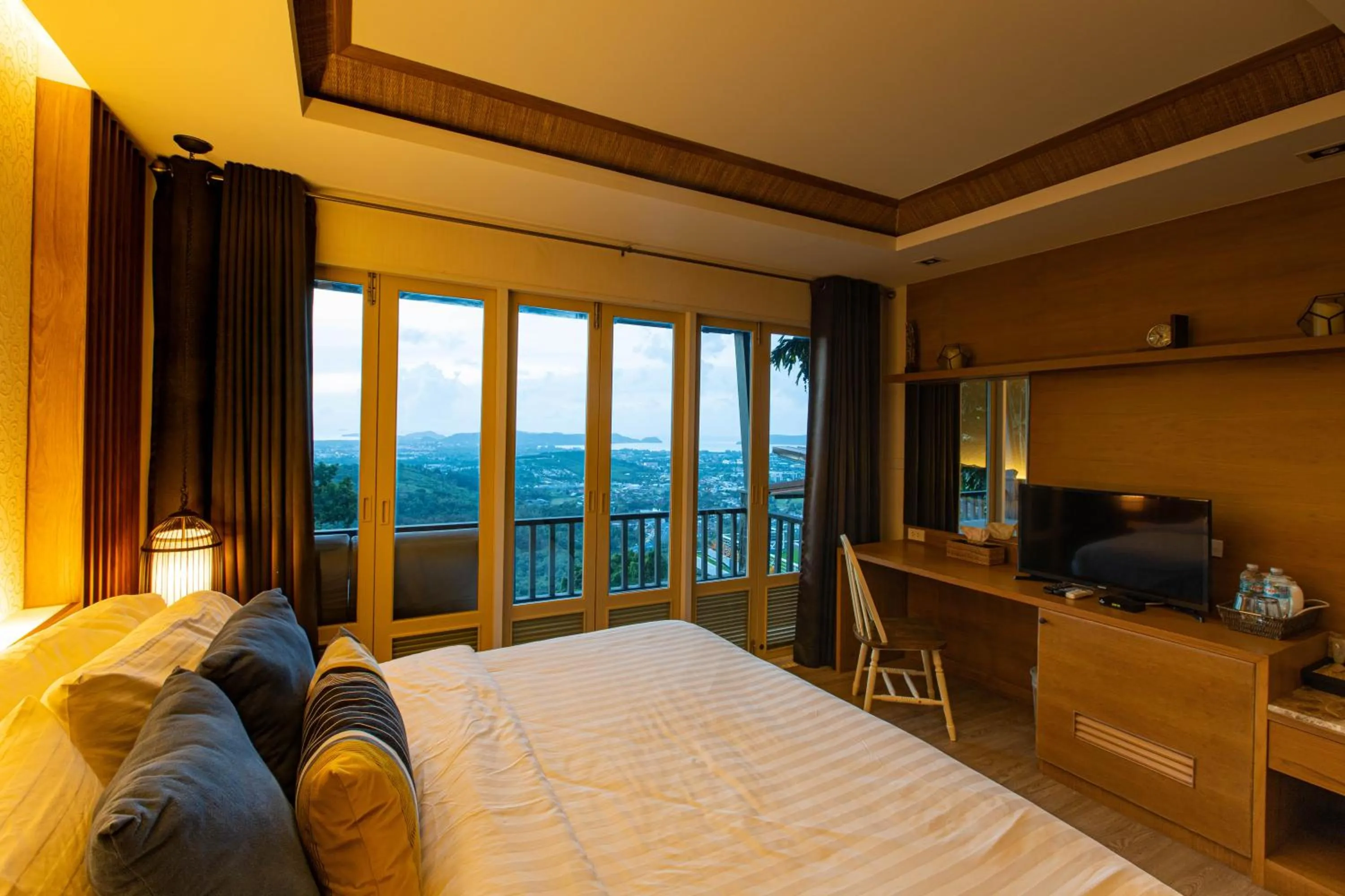 Bed in Phuket View Coffee and Resort