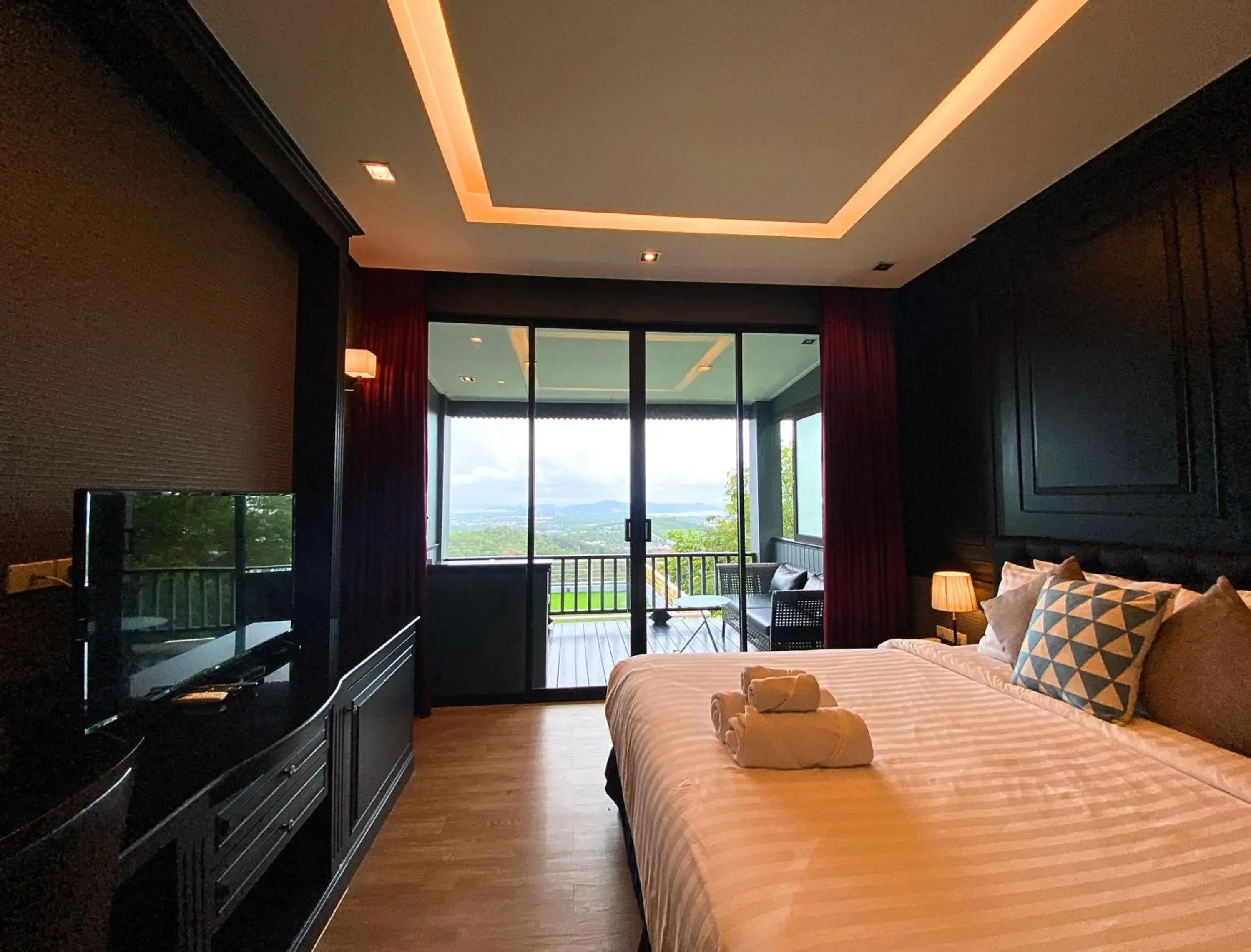 Deluxe Double Room with Balcony and Sea View in Phuket View Coffee and Resort Deluxe Double Room with Balcony and Sea View in Phuket View Coffee and Resort