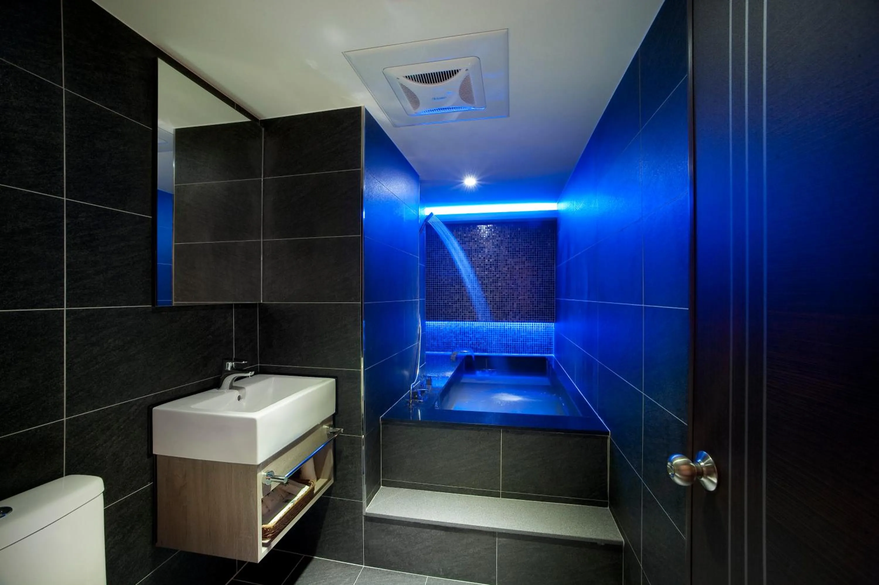 Bathroom in Seven Fukun Hotel