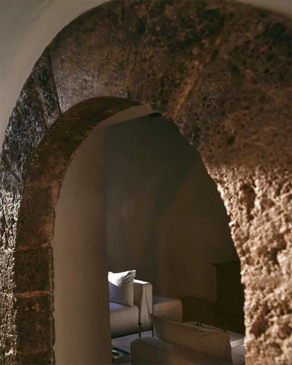 Decorative detail in Albergo Diffuso Crispolti