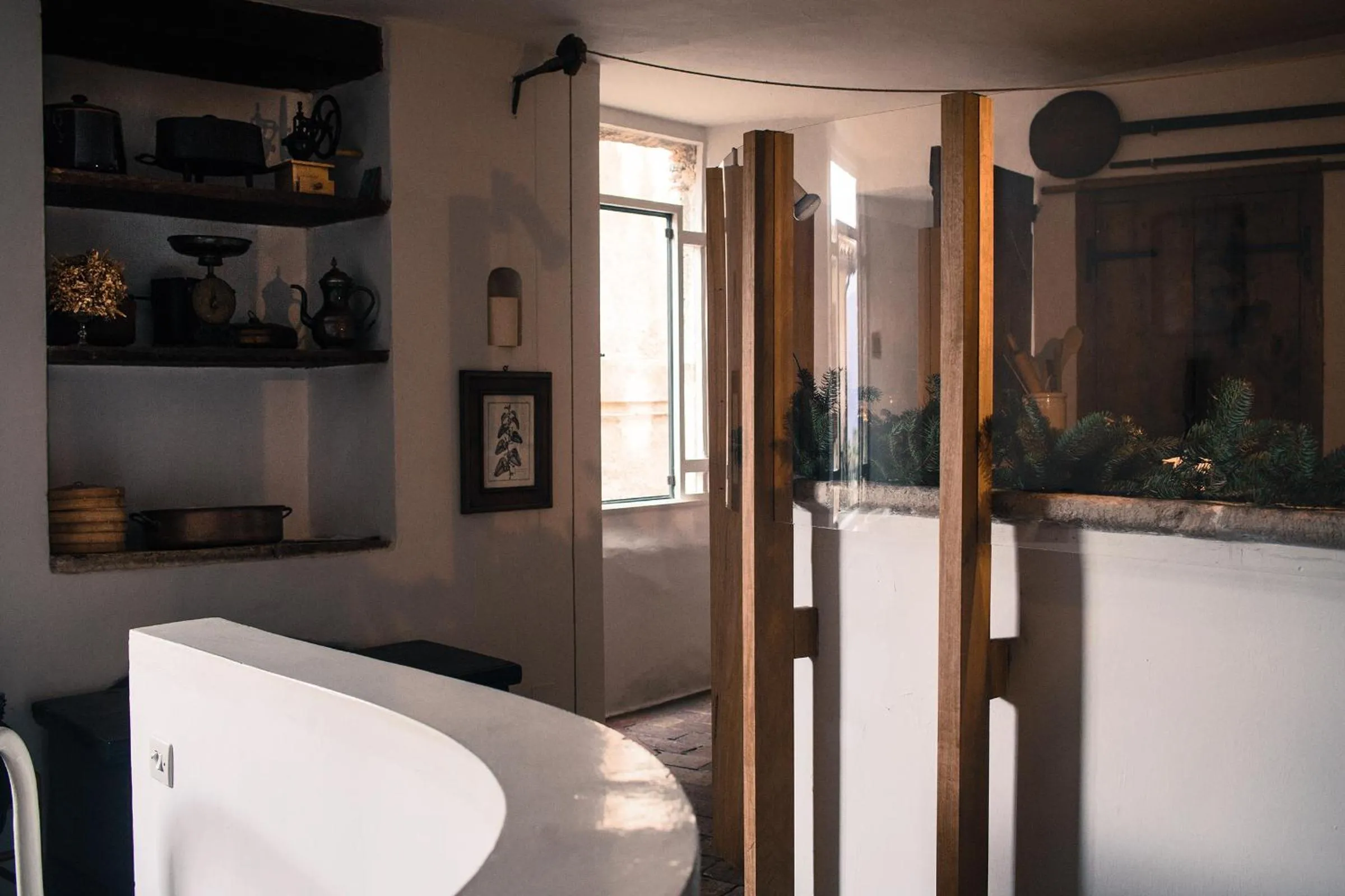 Communal kitchen in Albergo Diffuso Crispolti