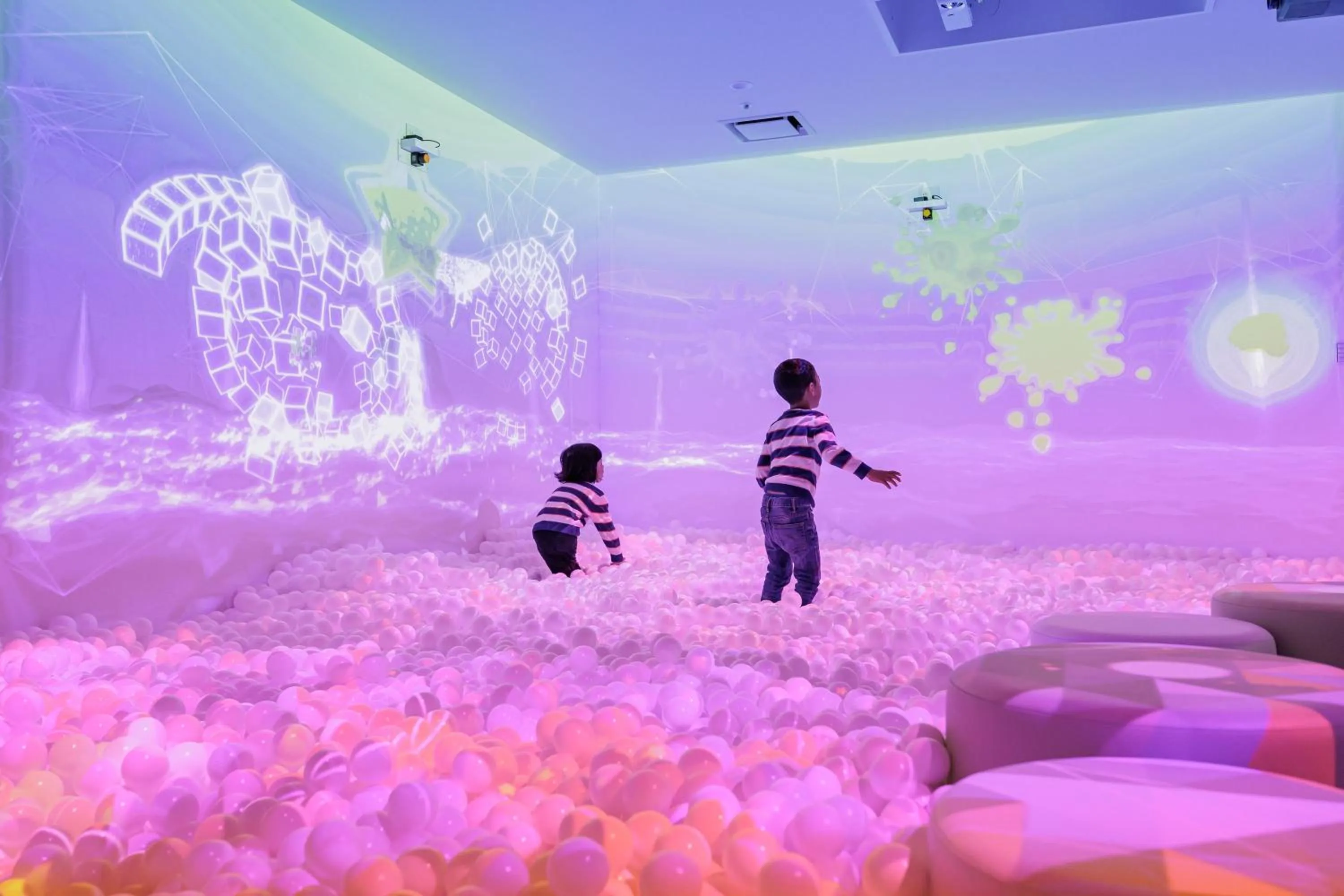 children in KAMENOI HOTEL Kamogawa