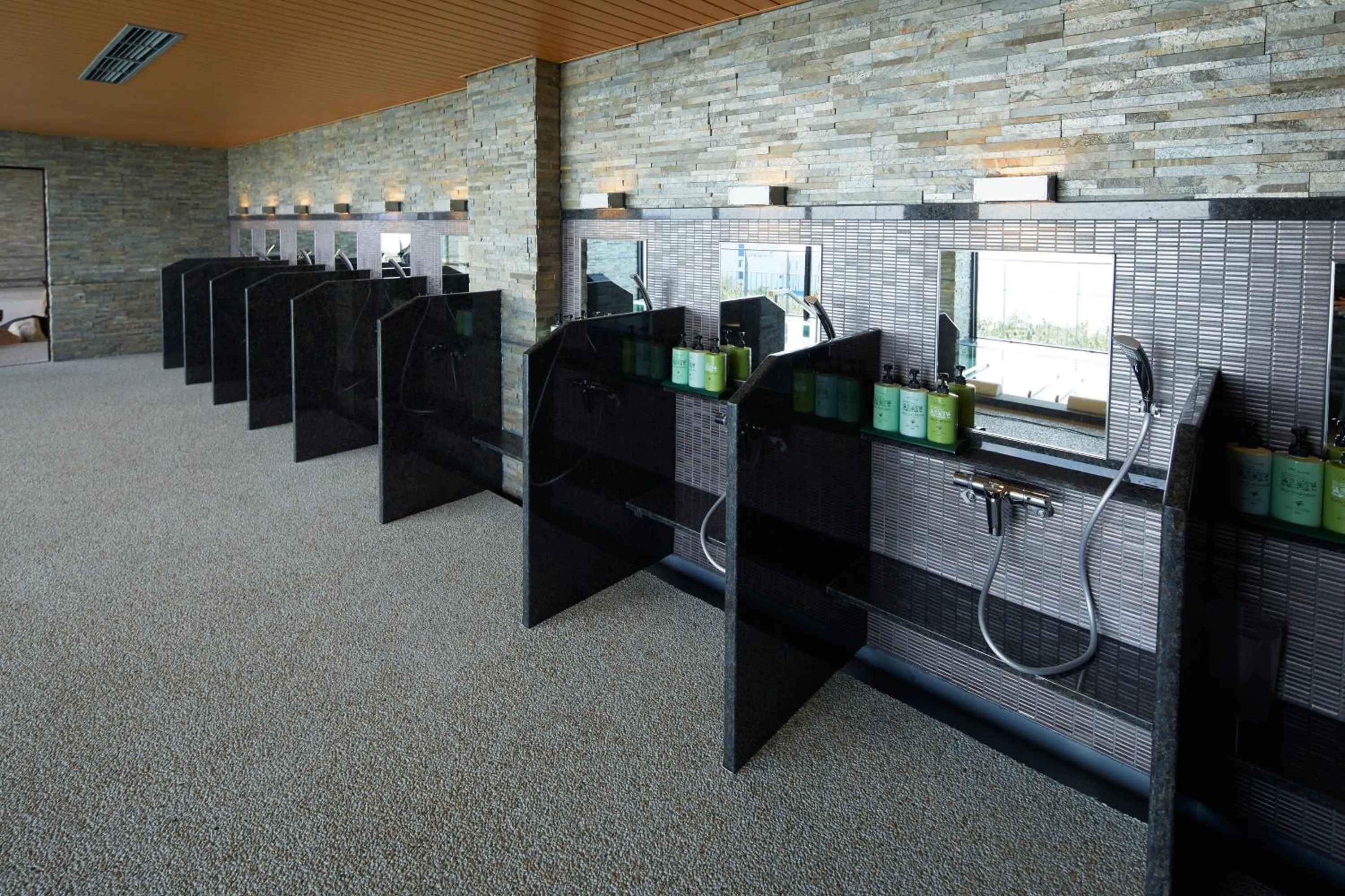 Public Bath in KAMENOI HOTEL Kamogawa