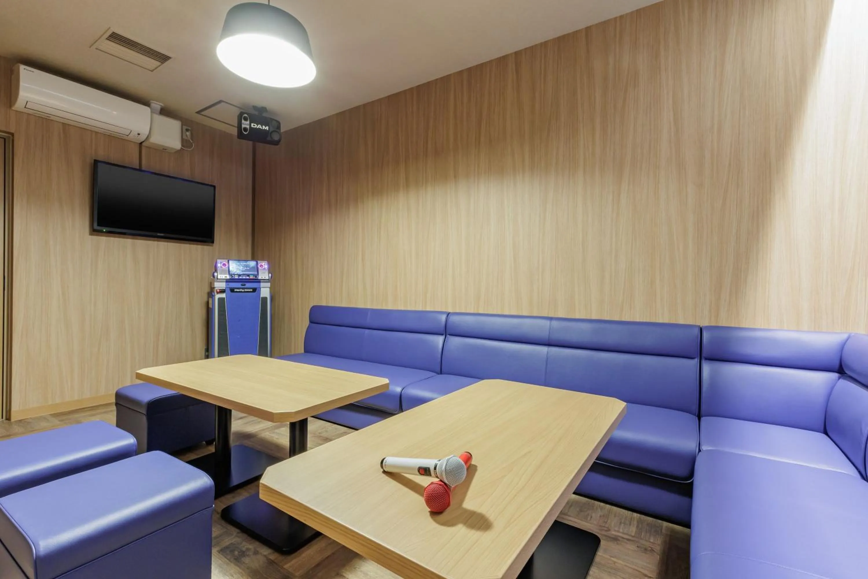 Karaoke in KAMENOI HOTEL Kamogawa