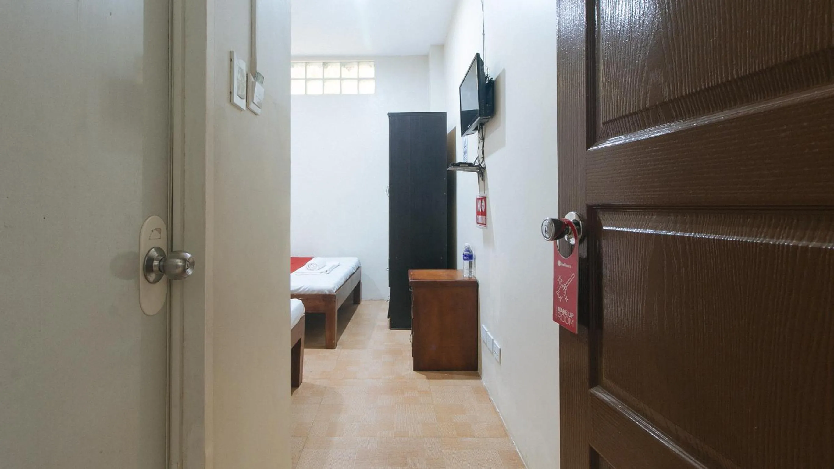Bed in RedDoorz near Talisay District Hospital