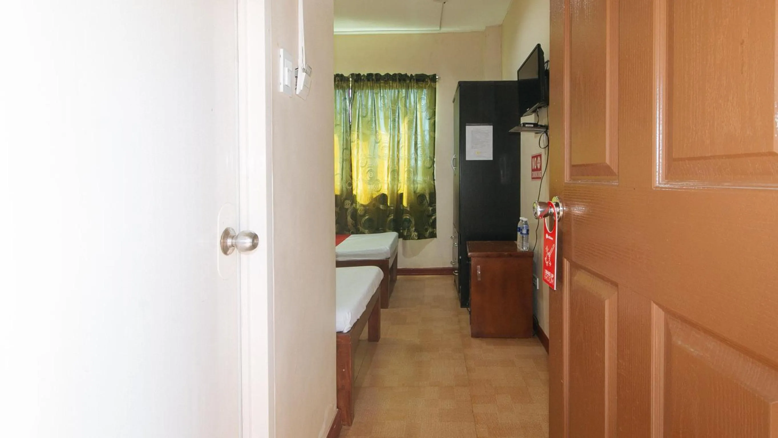 Photo of the whole room, Bed in RedDoorz near Talisay District Hospital