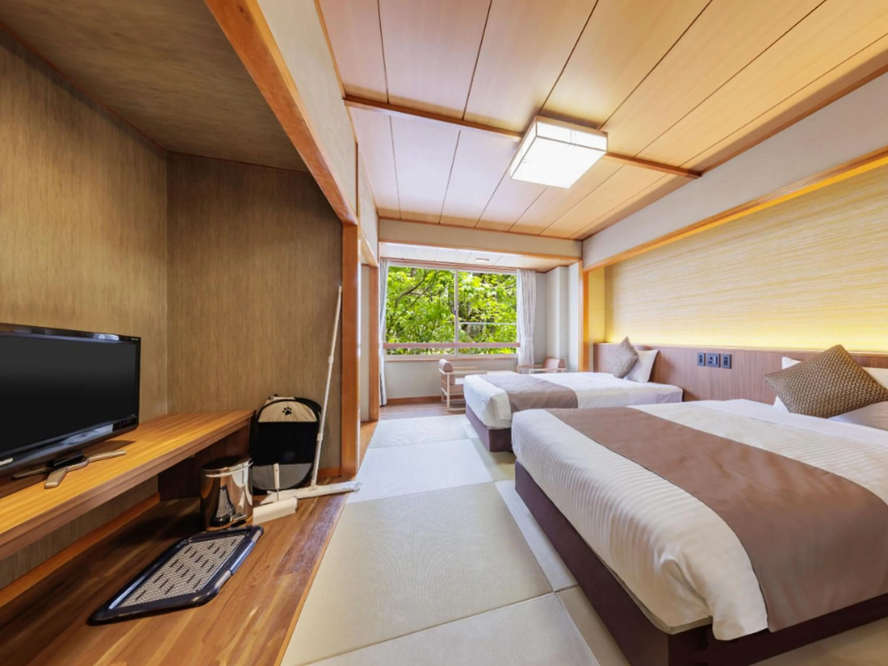 Photo of the whole room, Bed in KAMENOI HOTEL SHIOBARA Dog Friendly Hotel