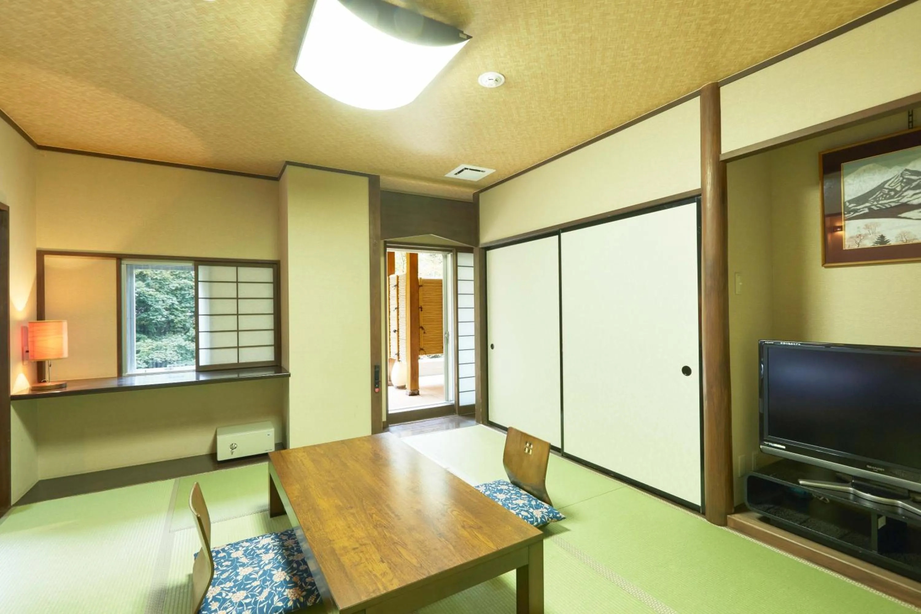 Photo of the whole room in KAMENOI HOTEL SHIOBARA Dog Friendly Hotel