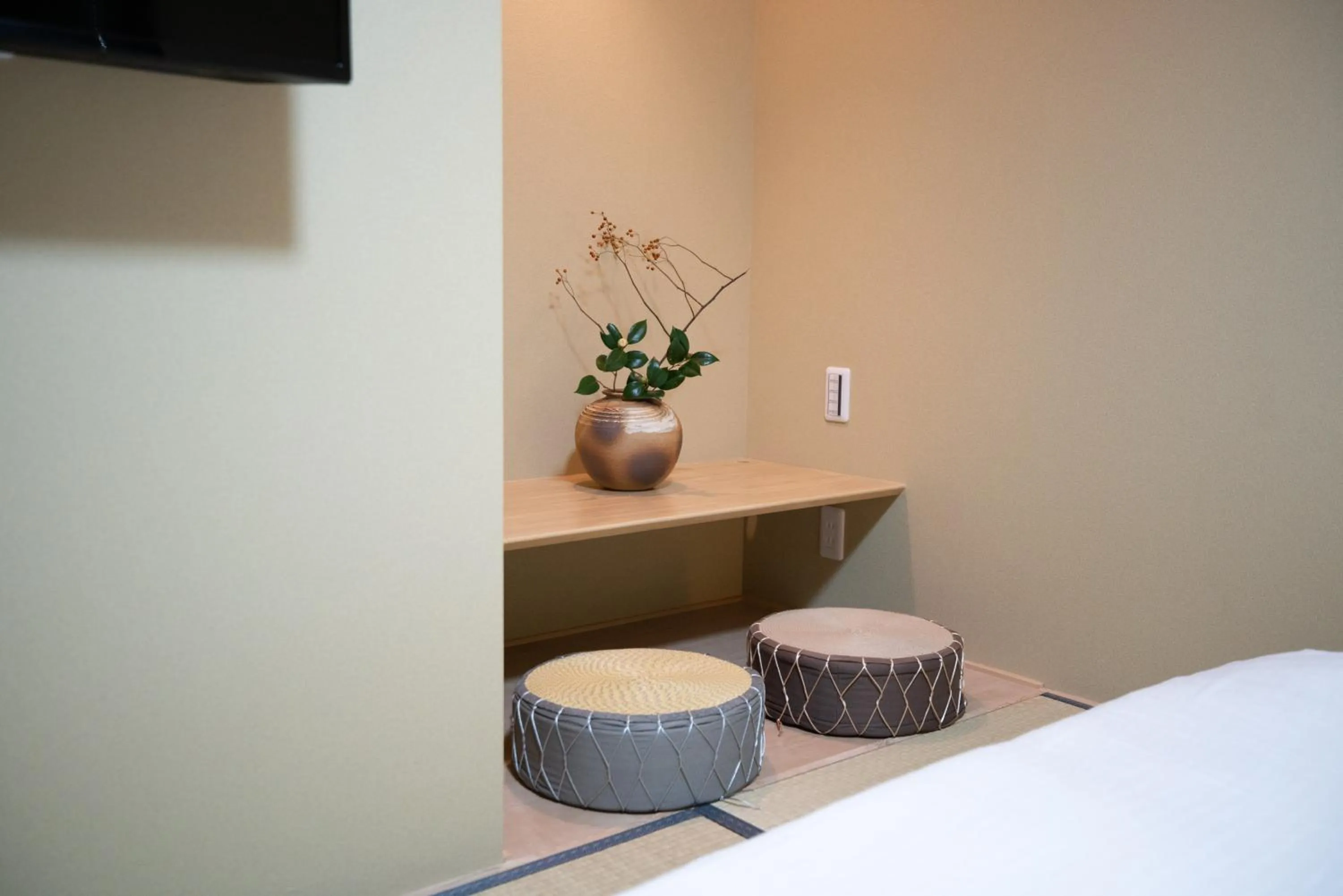 hair dresser, Bed in Onya Kaede