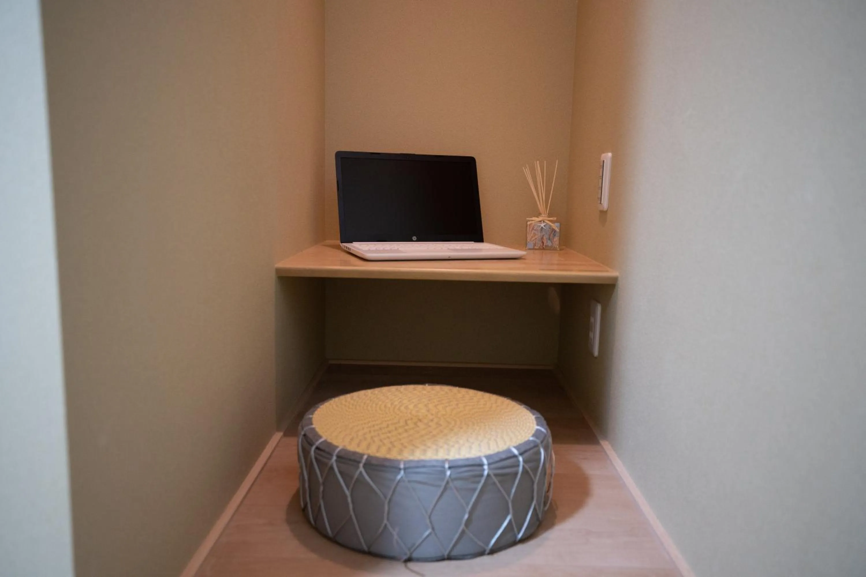 Area and facilities in Onya Kaede