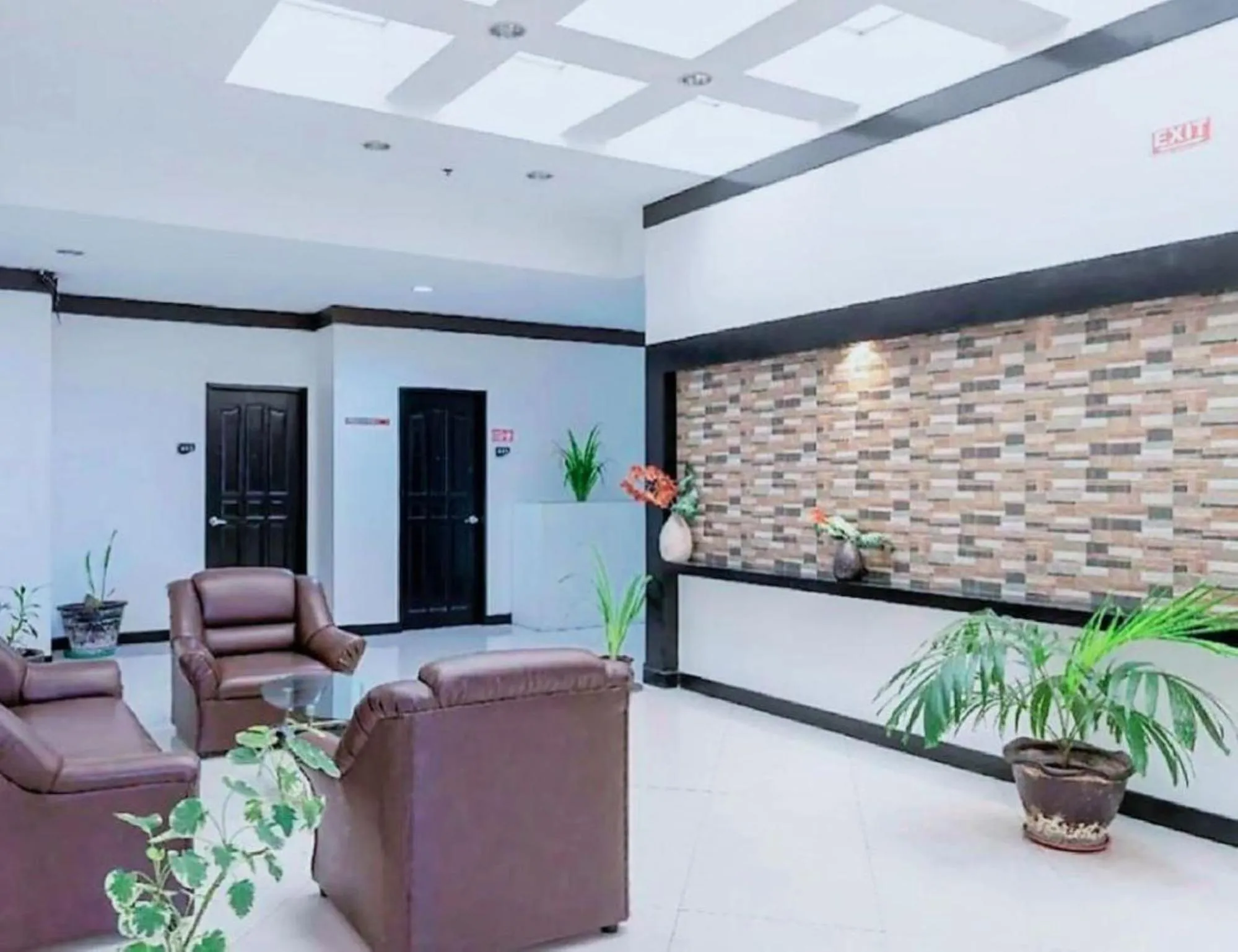 Lobby or reception in Check Inn Hotel Dumaguete City by RedDoorz