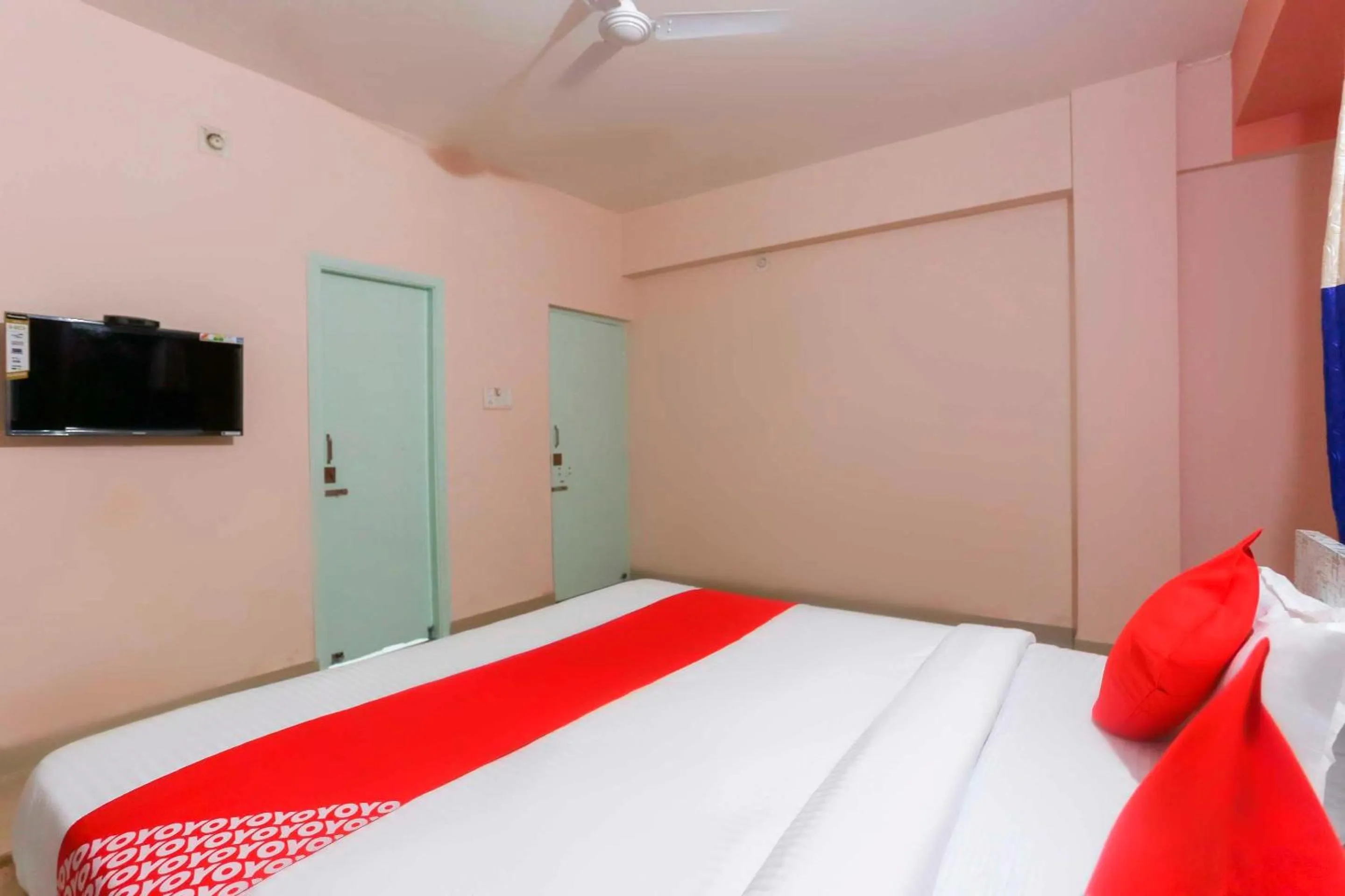 Bedroom, Bed in Hotel O Avigna Residency