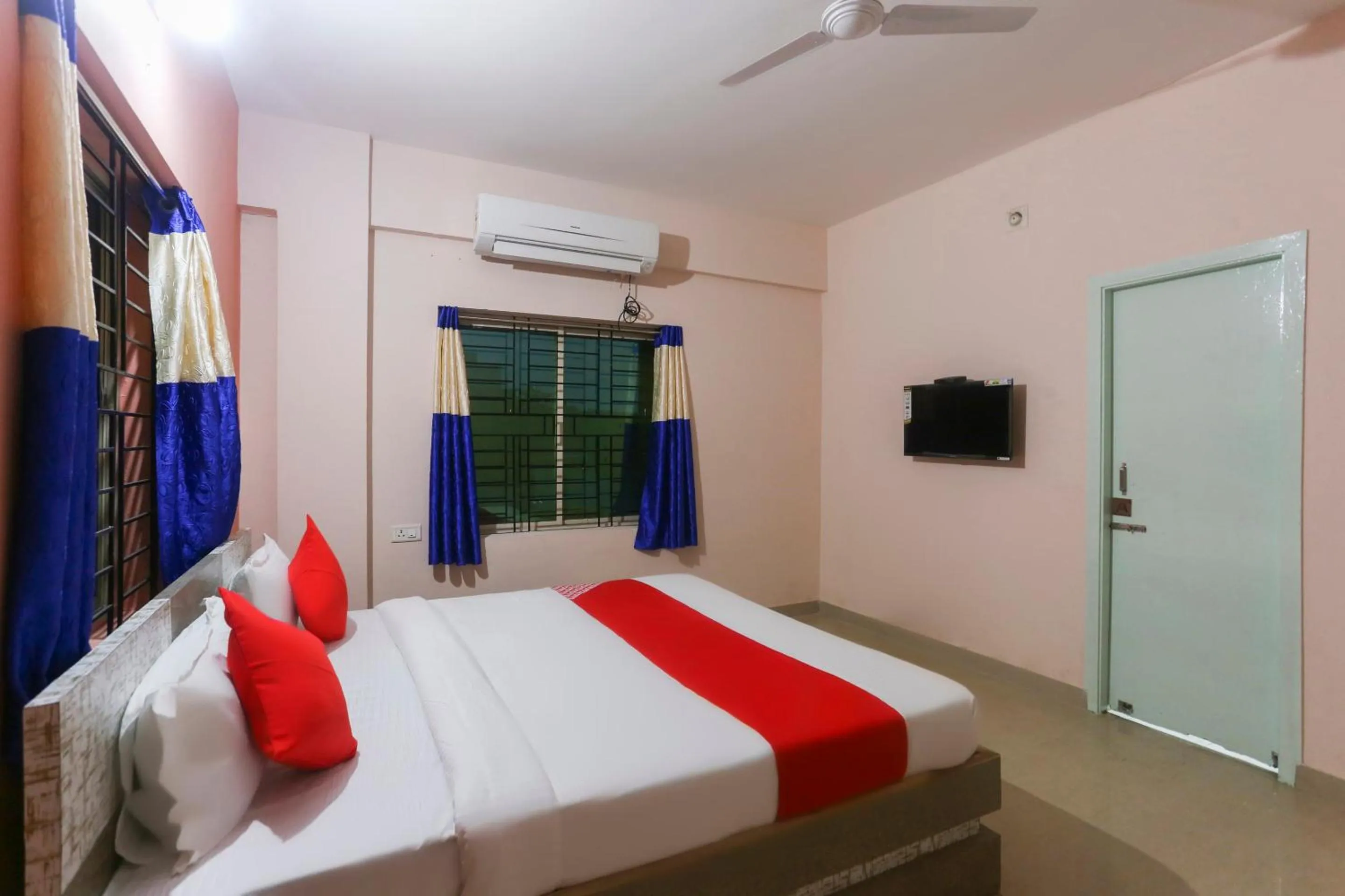 Bedroom, Bed in Hotel O Avigna Residency