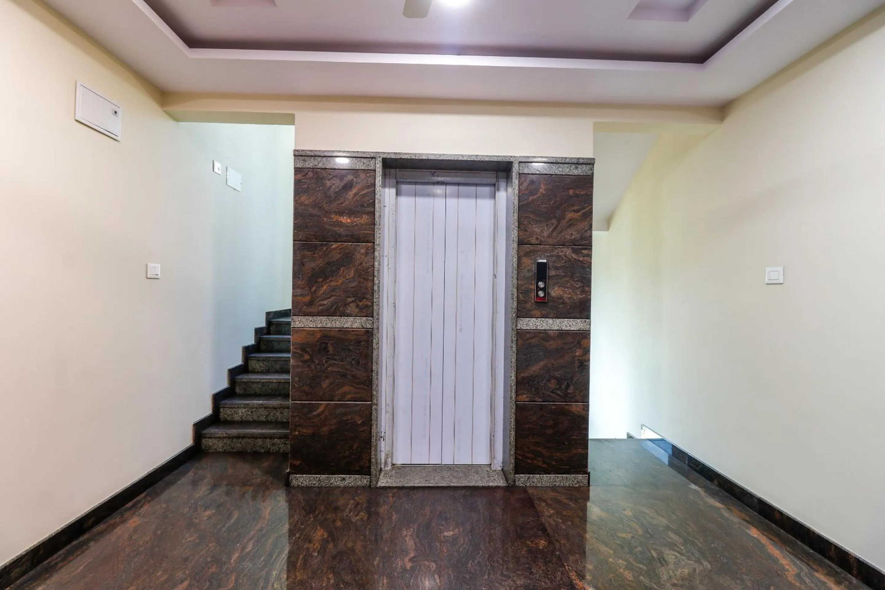 Lobby or reception in Capital O N R Residency