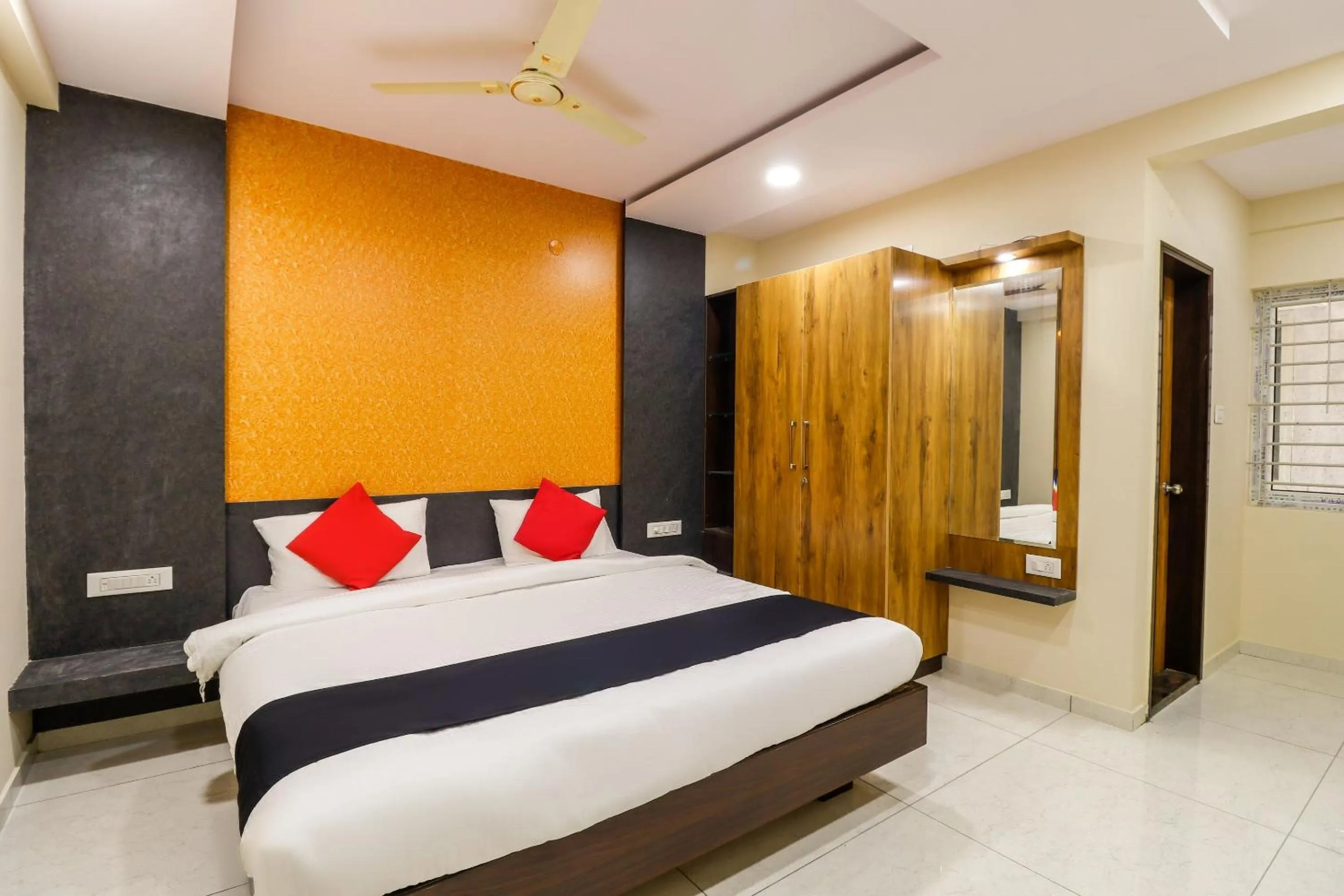 Bedroom, Bed in Capital O N R Residency