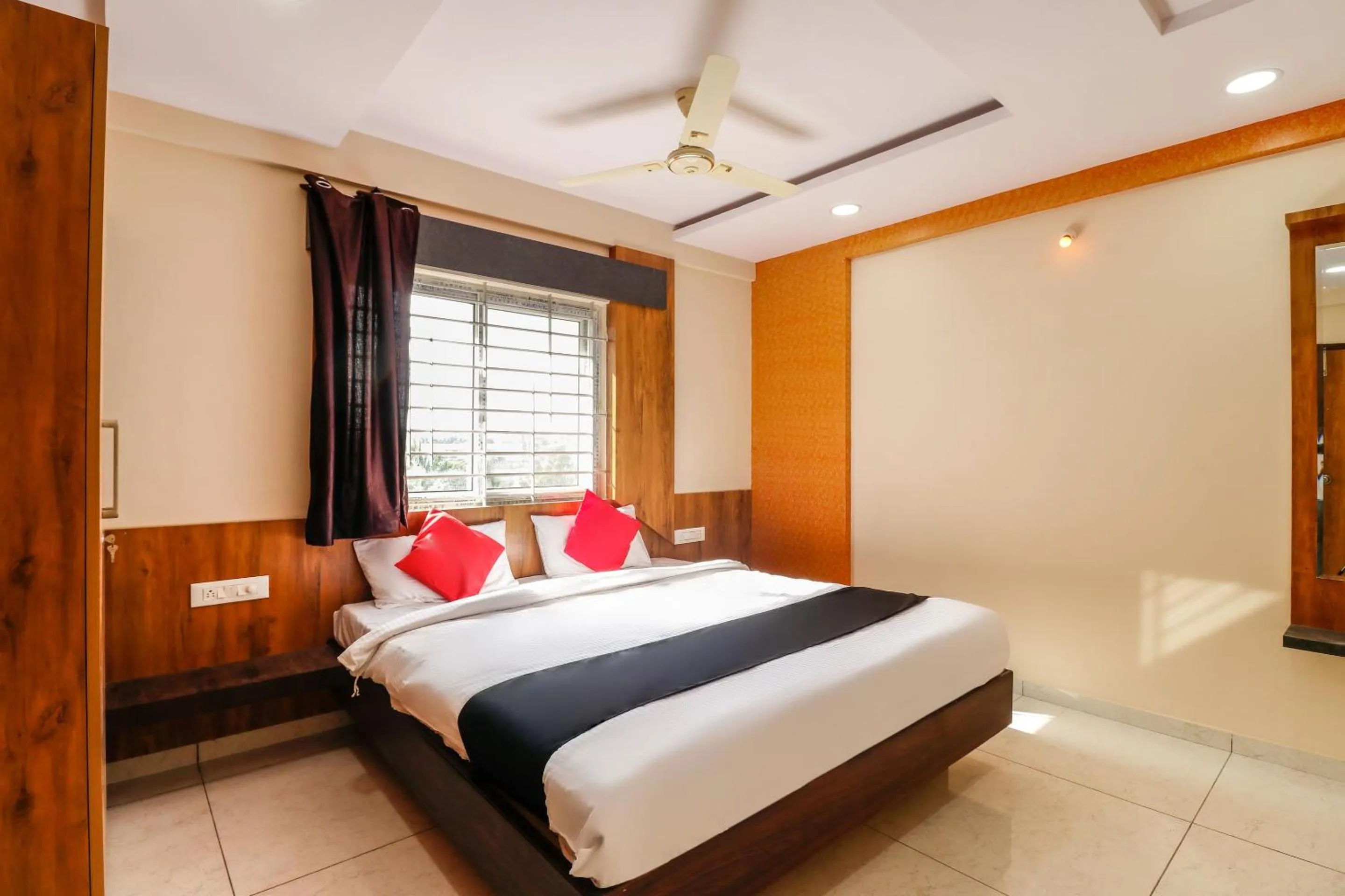 Bedroom, Bed in Capital O N R Residency