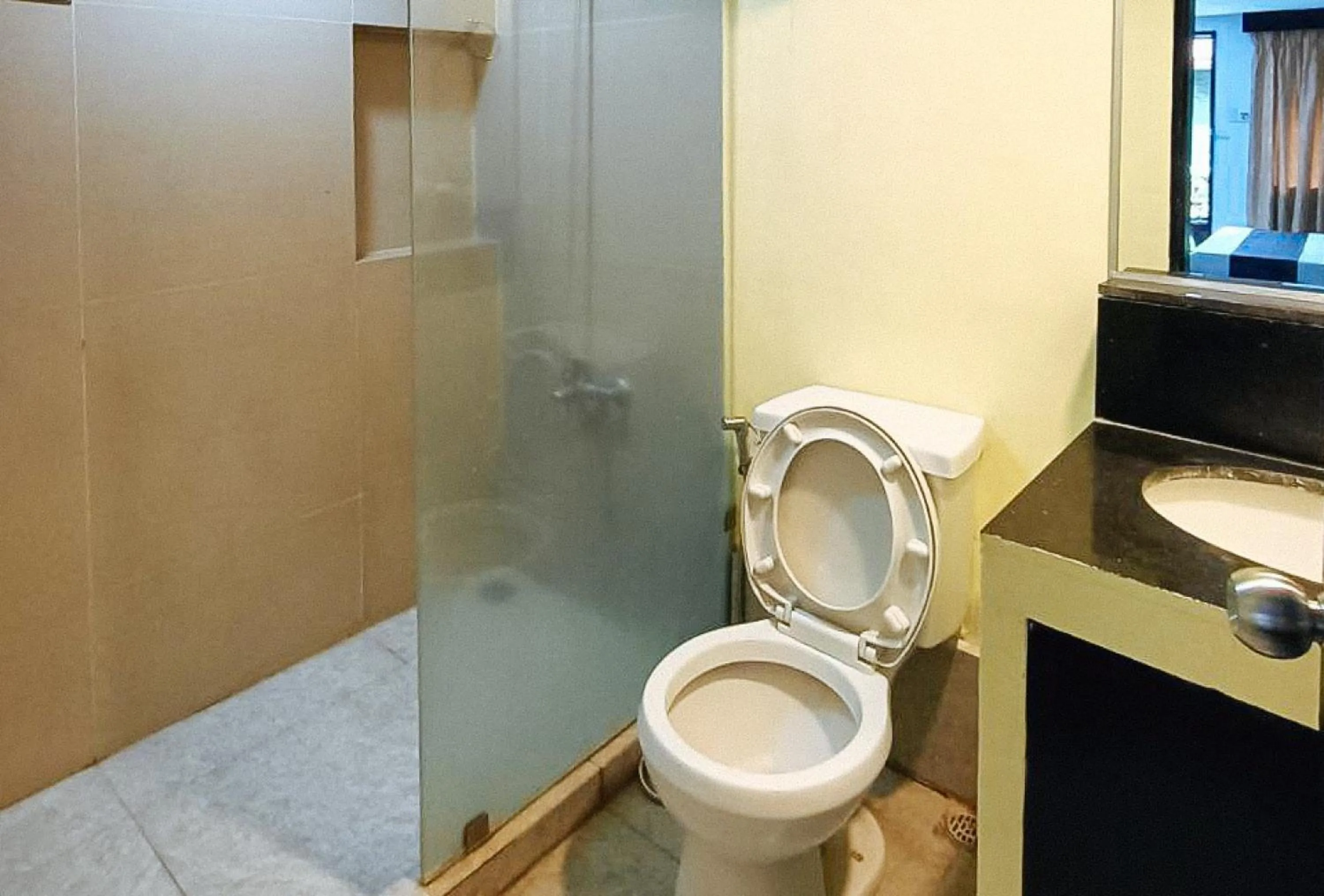 Bathroom in Check Inn Bacolod by RedDoorz