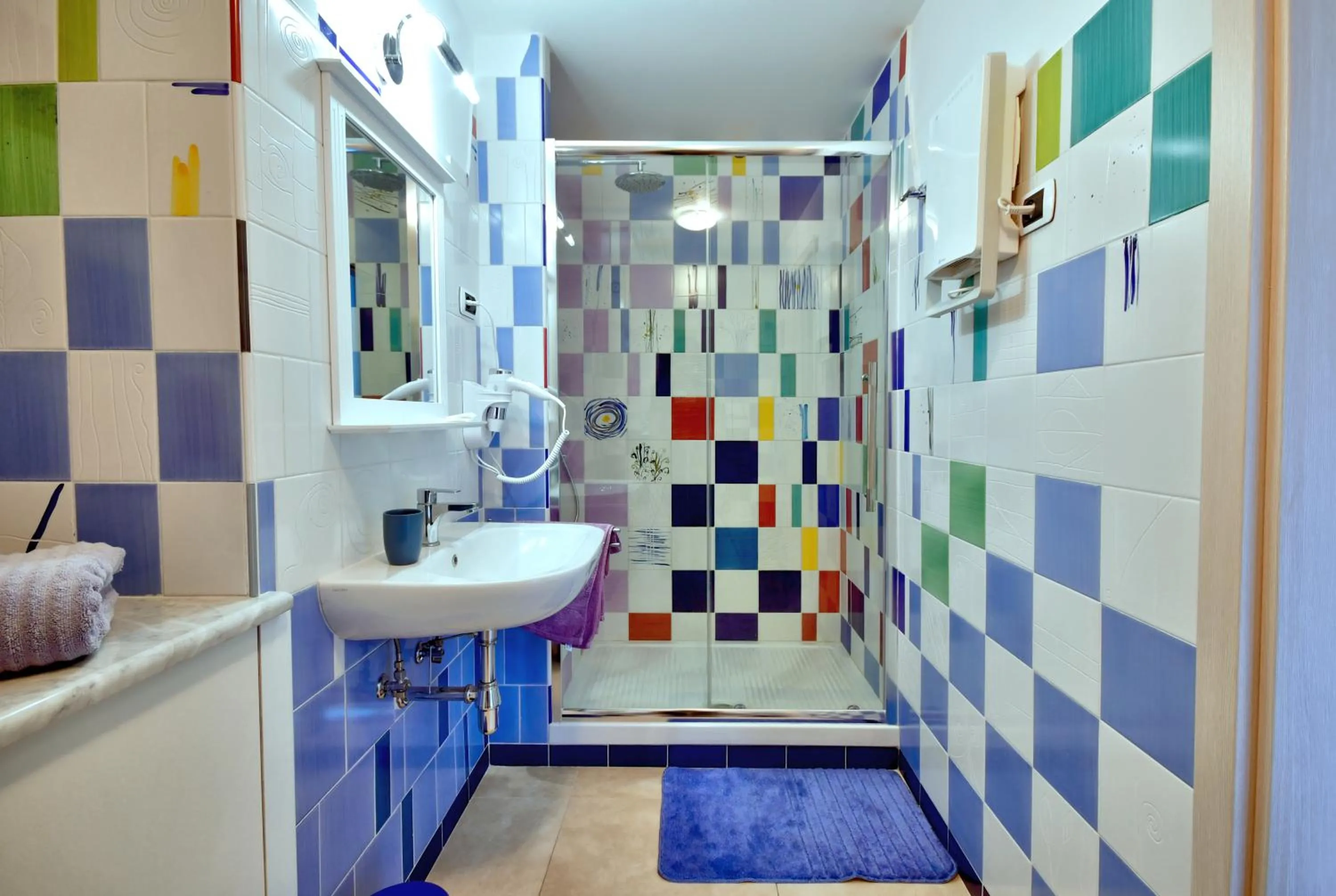 Shower in Di affreschi e volte