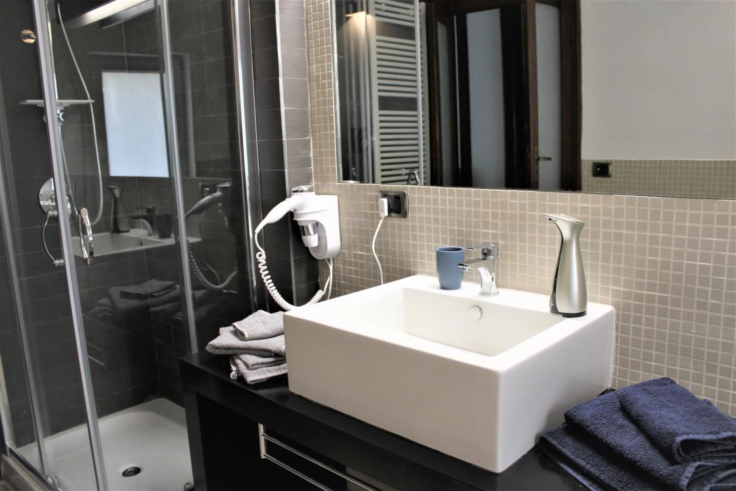 Shower in Di affreschi e volte