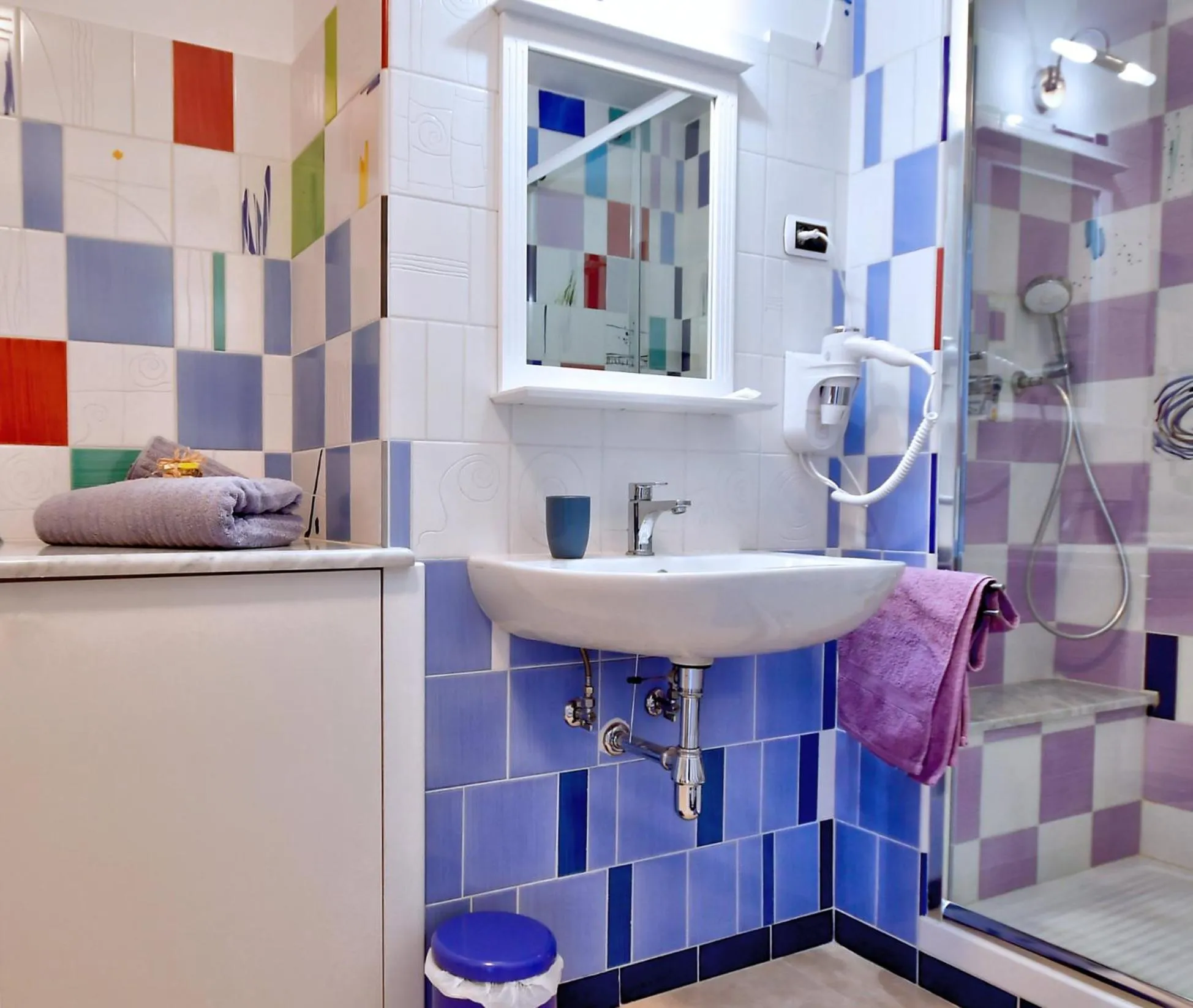 Shower in Di affreschi e volte