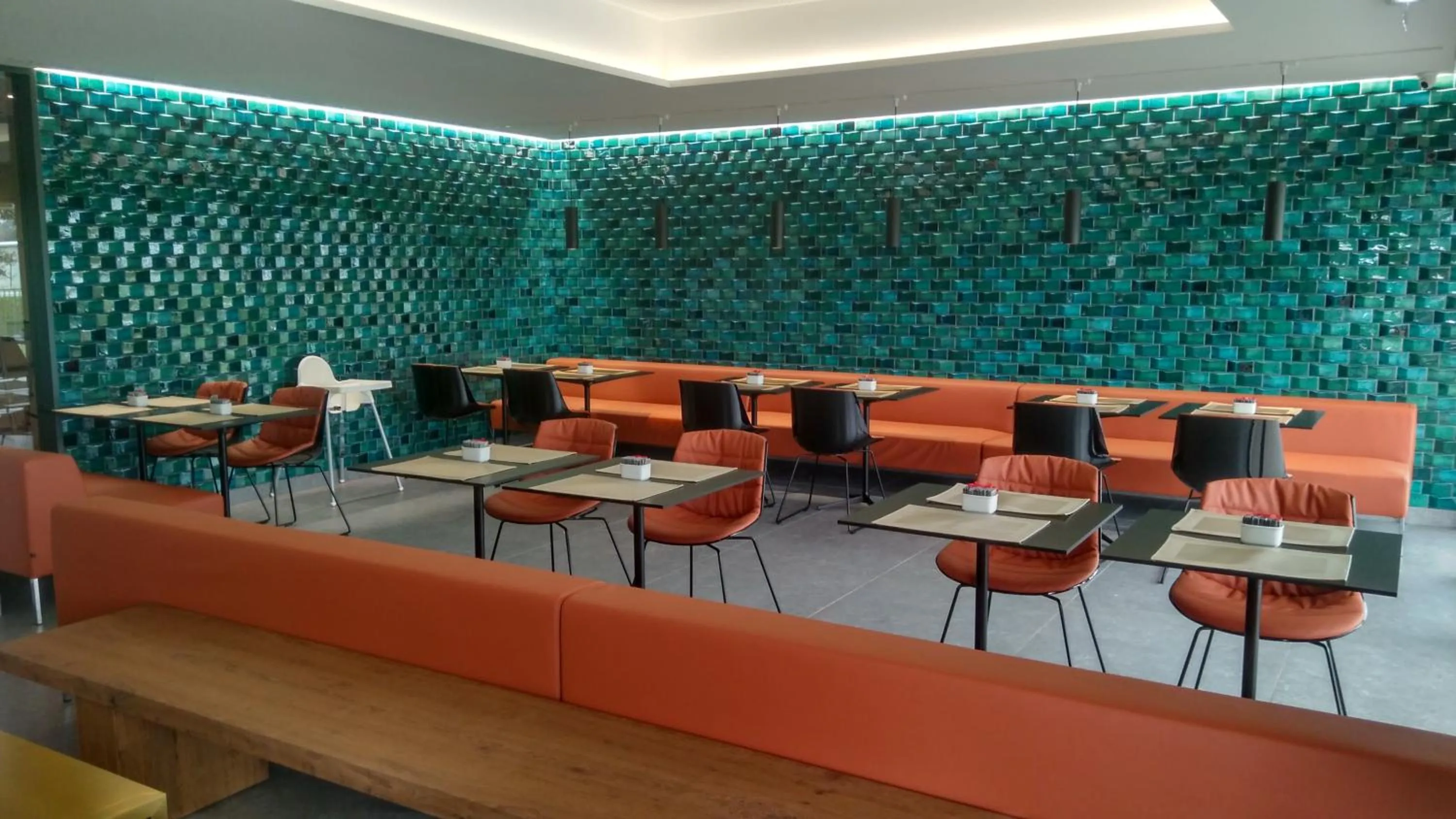 Restaurant/places to eat in Hotel 3K Porto Aeroporto