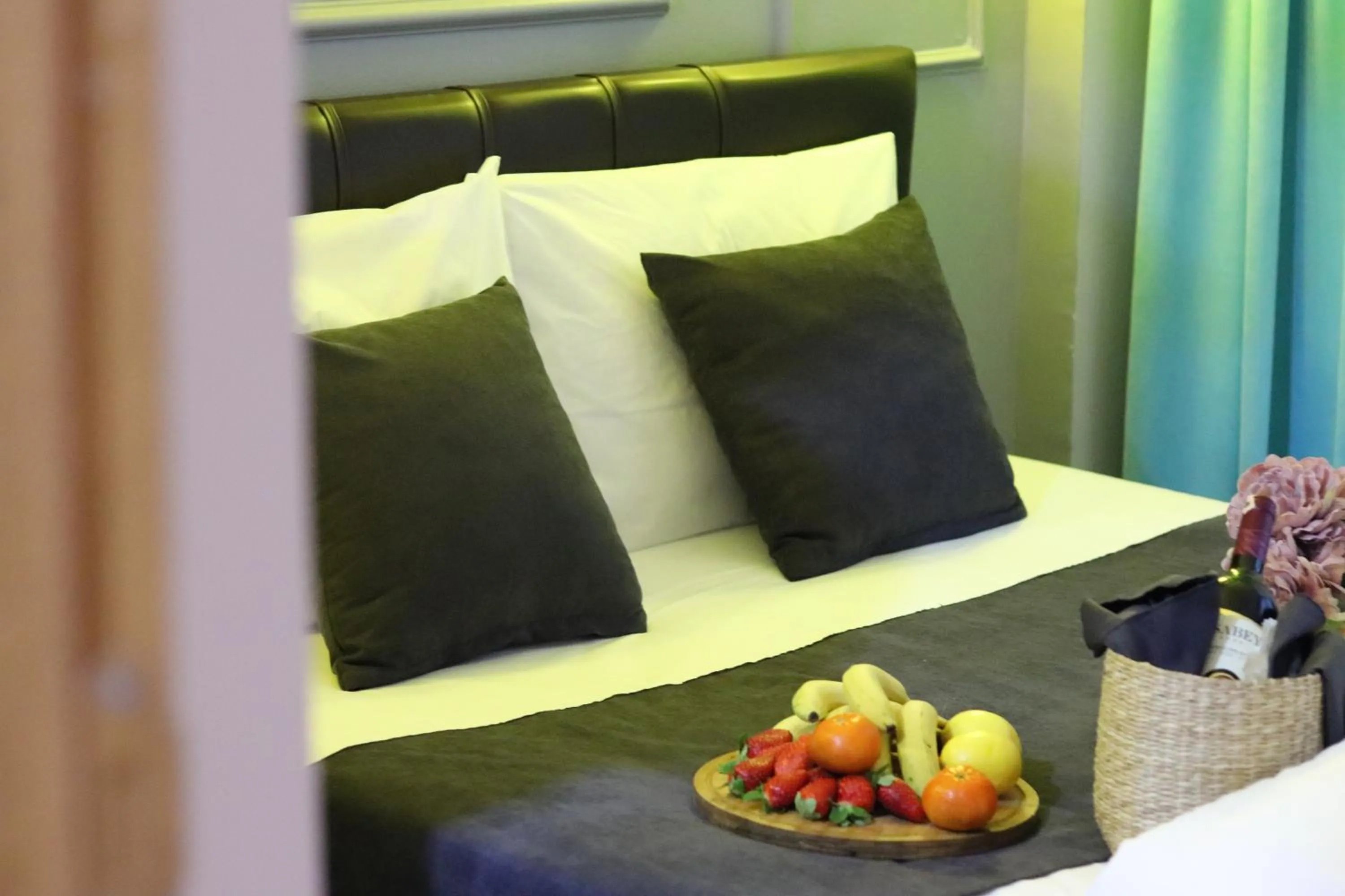 room service, Bed in İstanbul Terrace Hotel