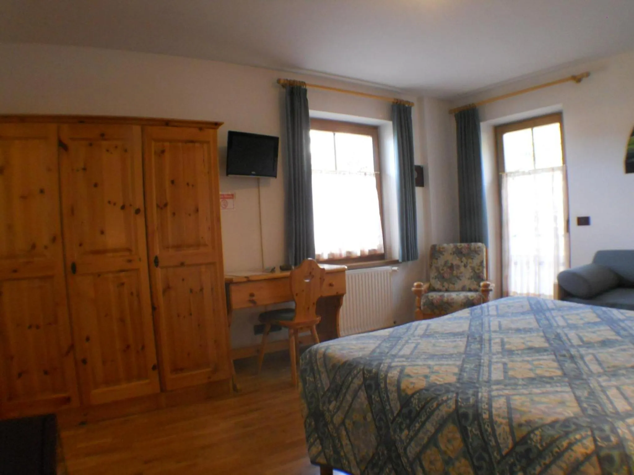 Photo of the whole room, Bed in Garni Manuela