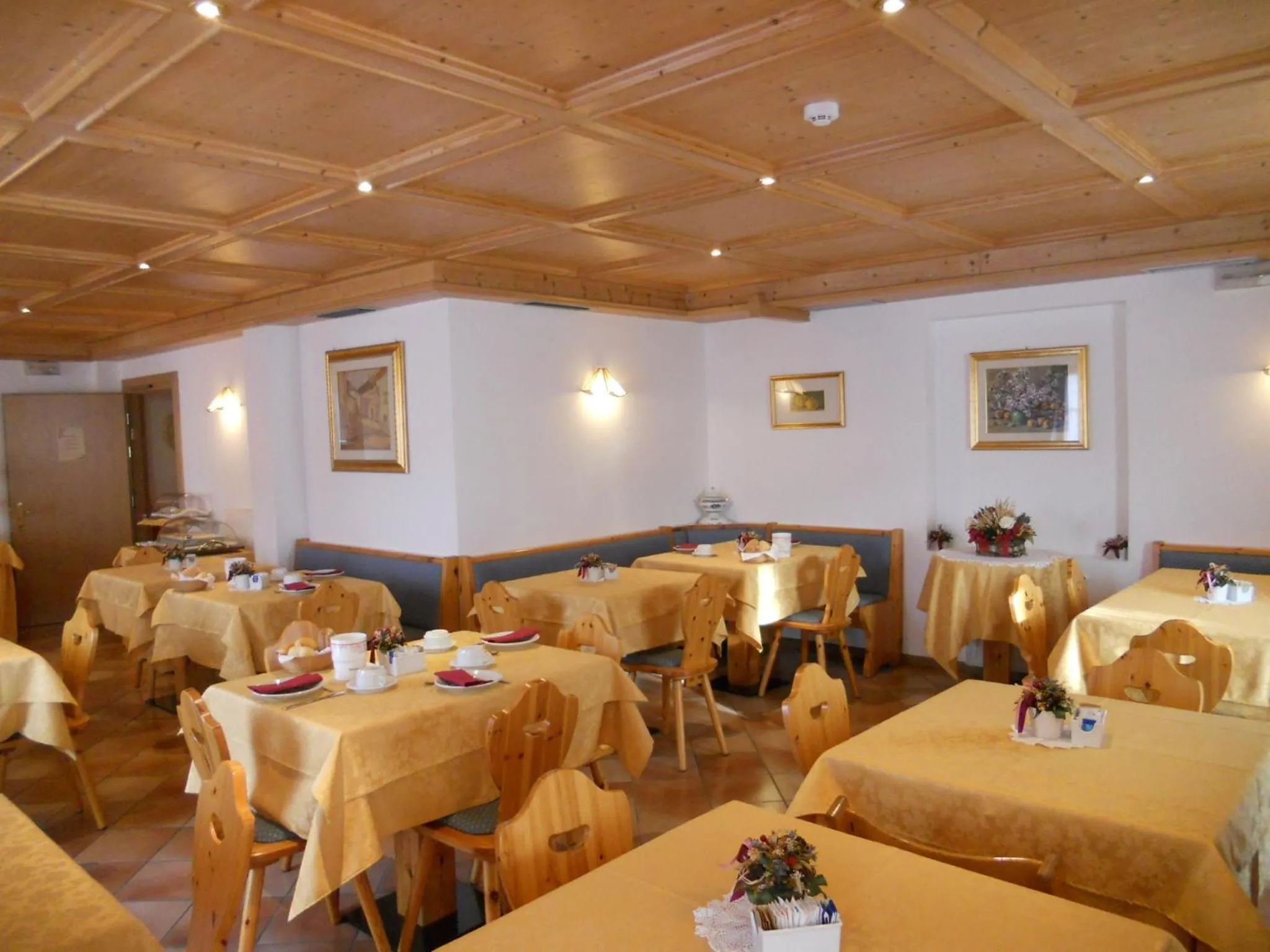 Restaurant/places to eat in Garni Manuela
