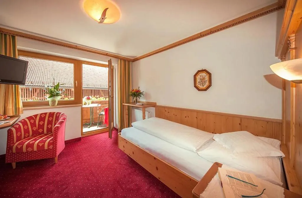 Bed in Landhotel Denggerhof