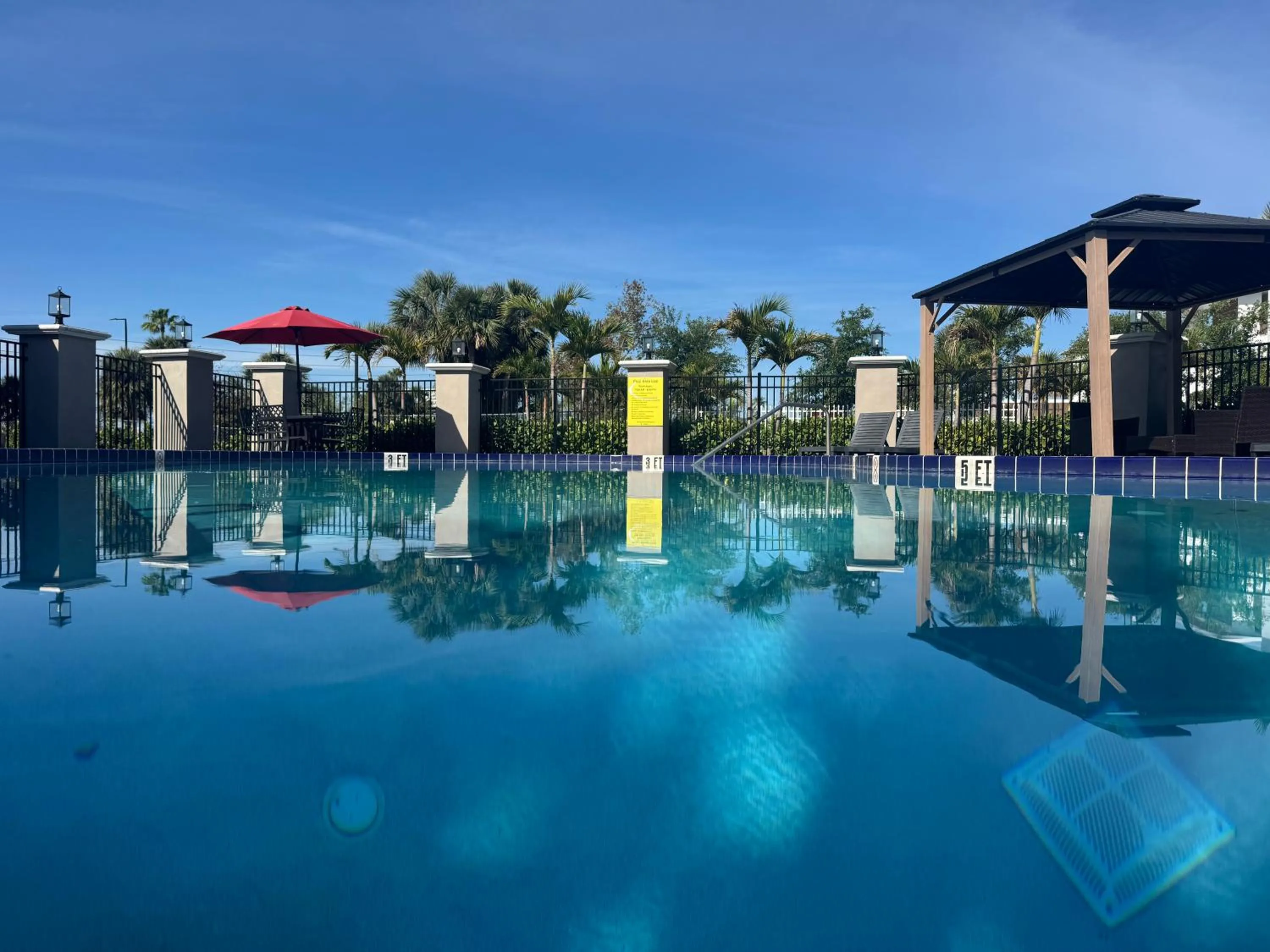 Swimming pool in Super 8 by Wyndham Kissimmee-Orlando
