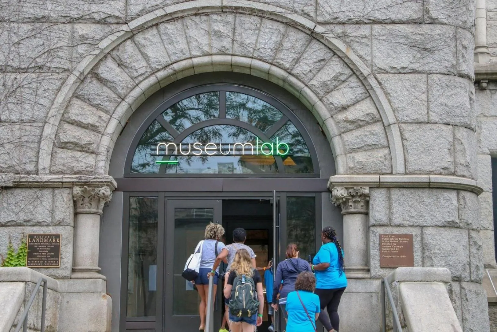 Children play ground in Omni William Penn Hotel