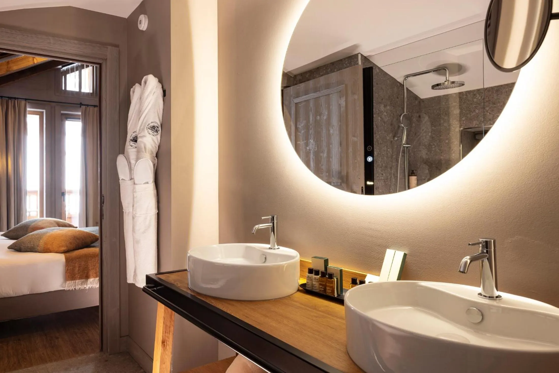 Bed in Hotel MONT-BLANC VAL D'ISERE