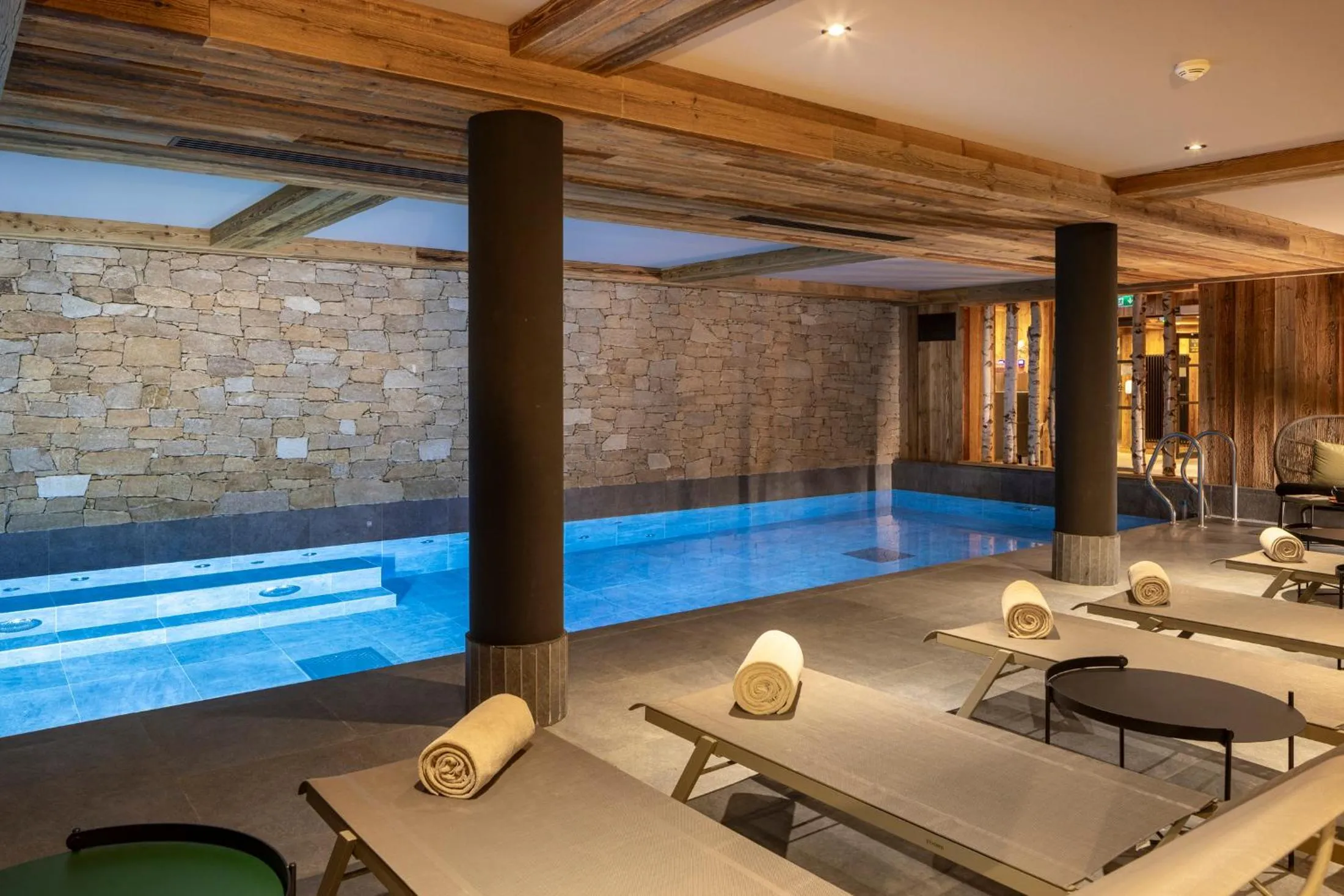 Swimming pool in Hotel MONT-BLANC VAL D'ISERE