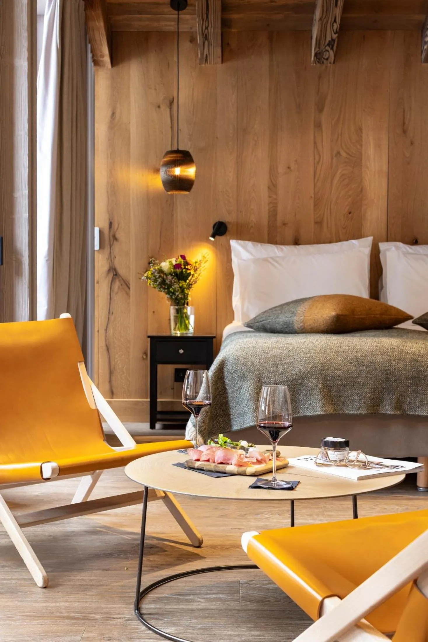 Bed in Hotel MONT-BLANC VAL D'ISERE