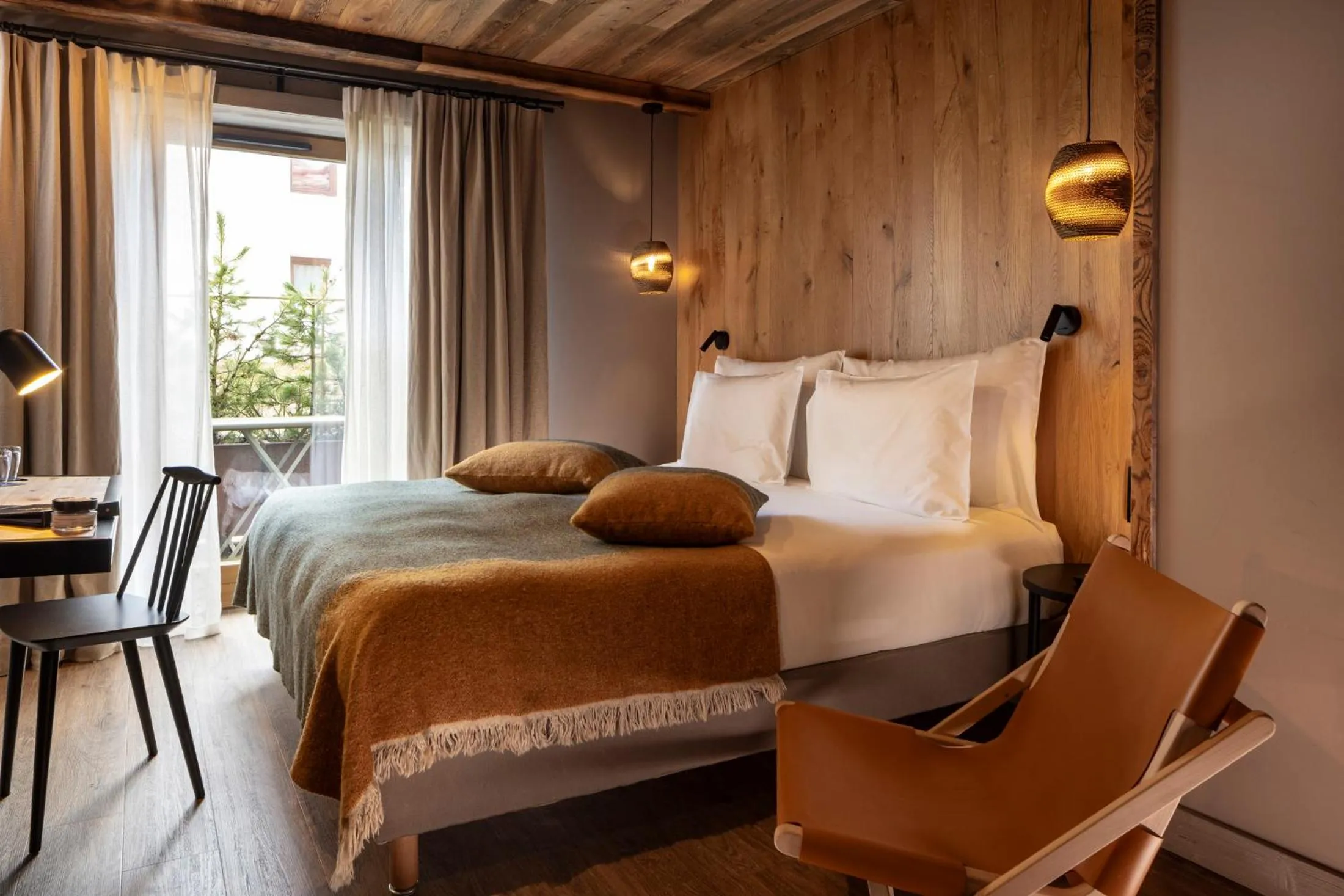 Bed in Hotel MONT-BLANC VAL D'ISERE