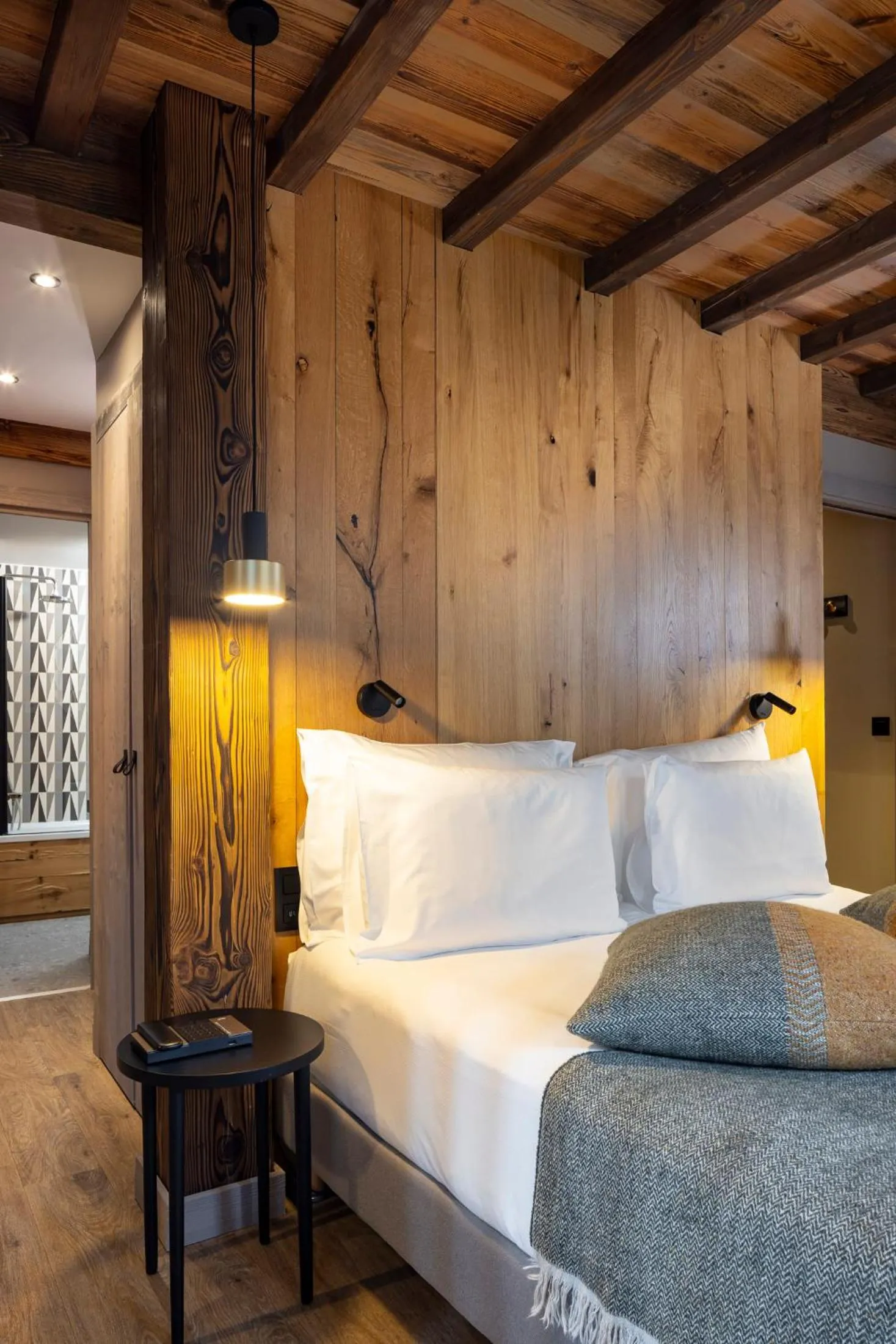 Bed in Hotel MONT-BLANC VAL D'ISERE