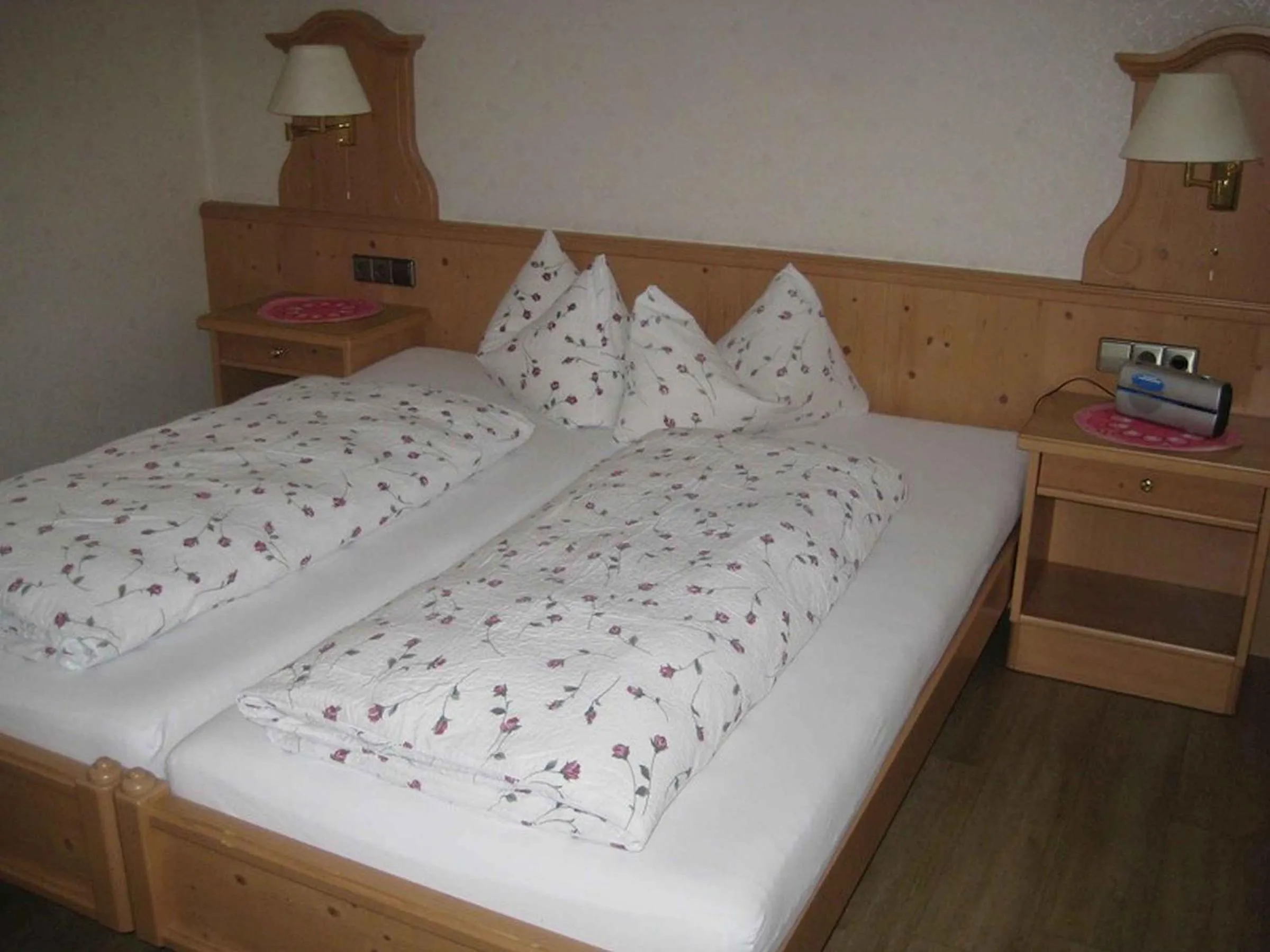 Bed in Hotel garni zur Linde