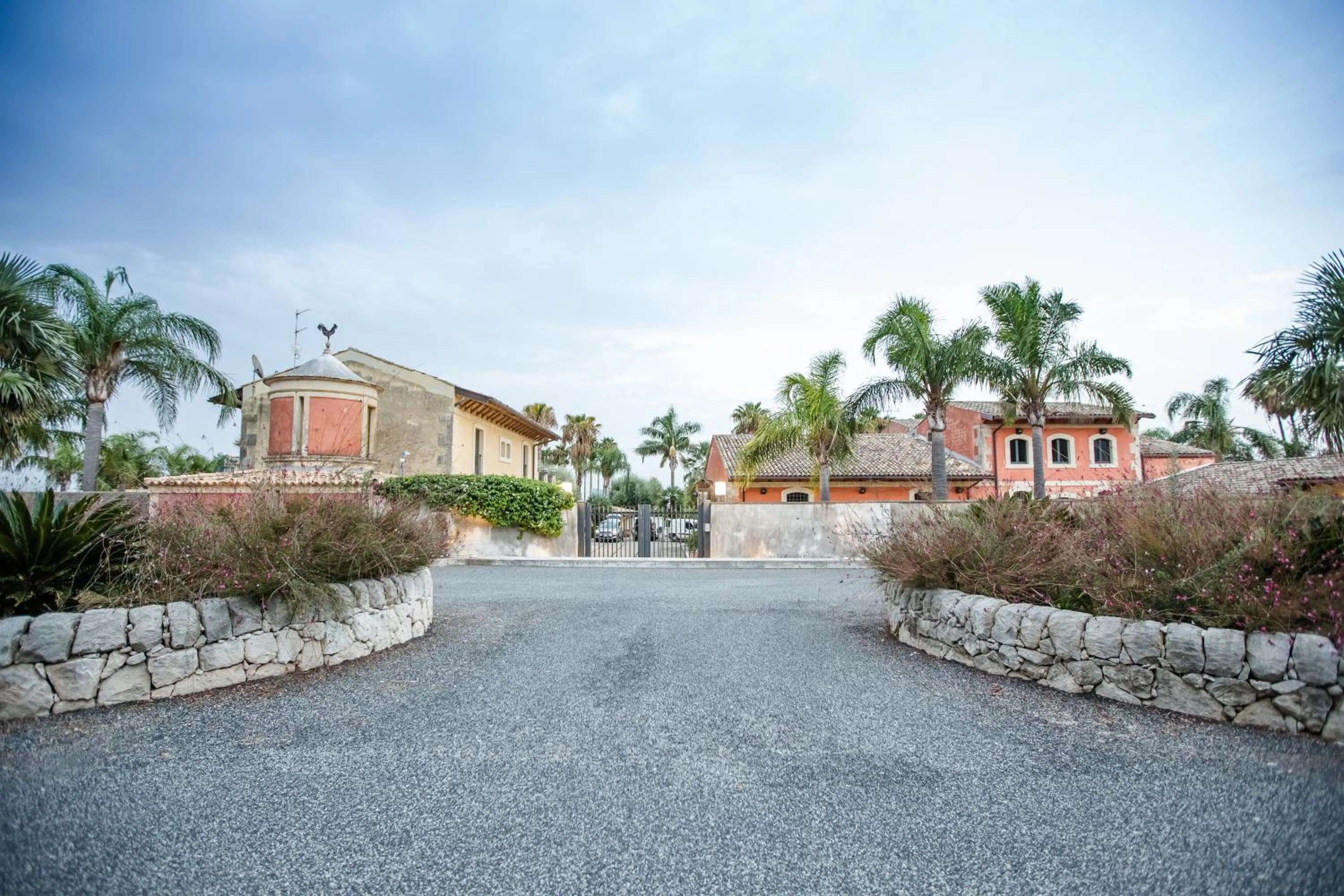 Property building in Nuovo Castello Crisilio