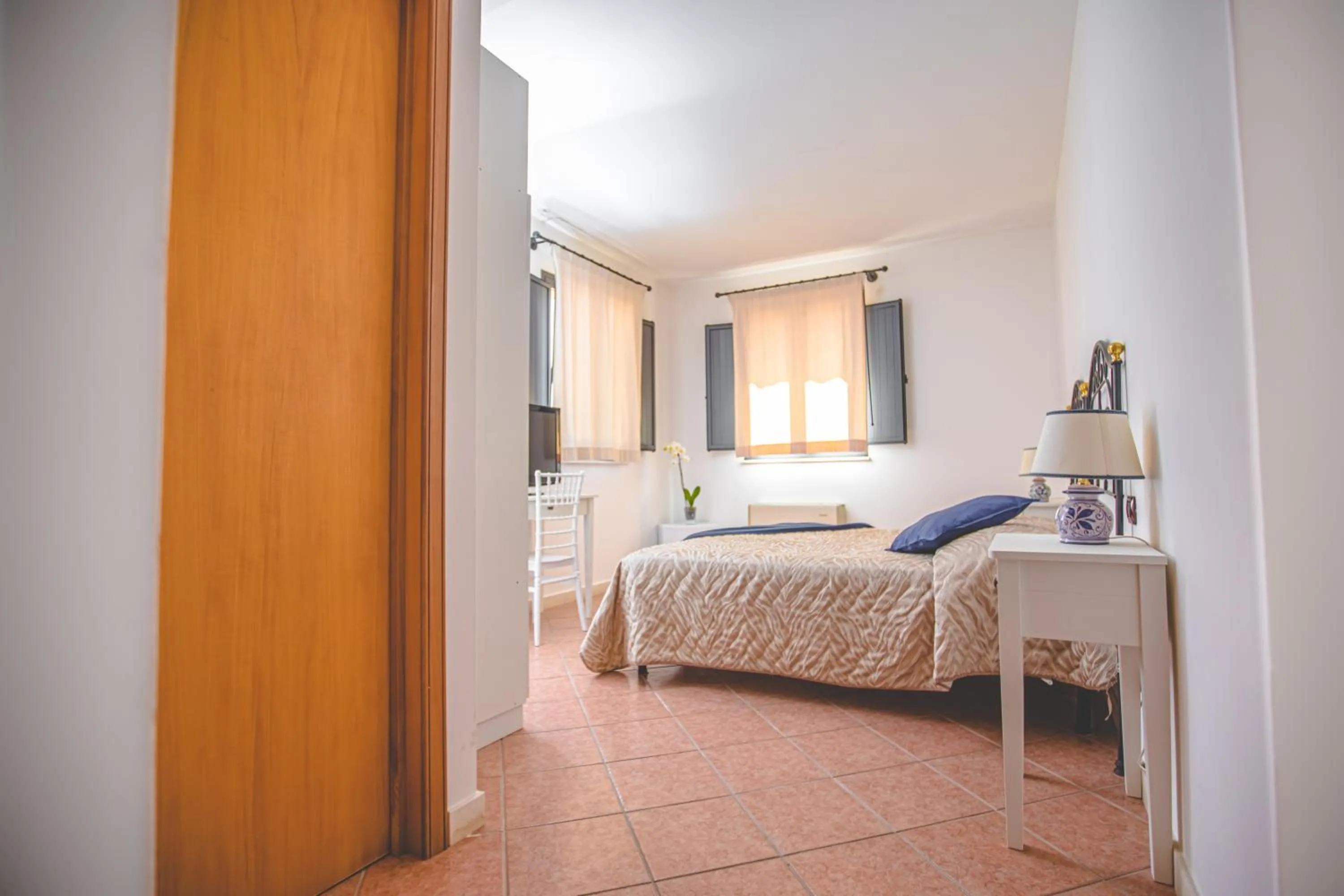 Bedroom, Bed in Nuovo Castello Crisilio