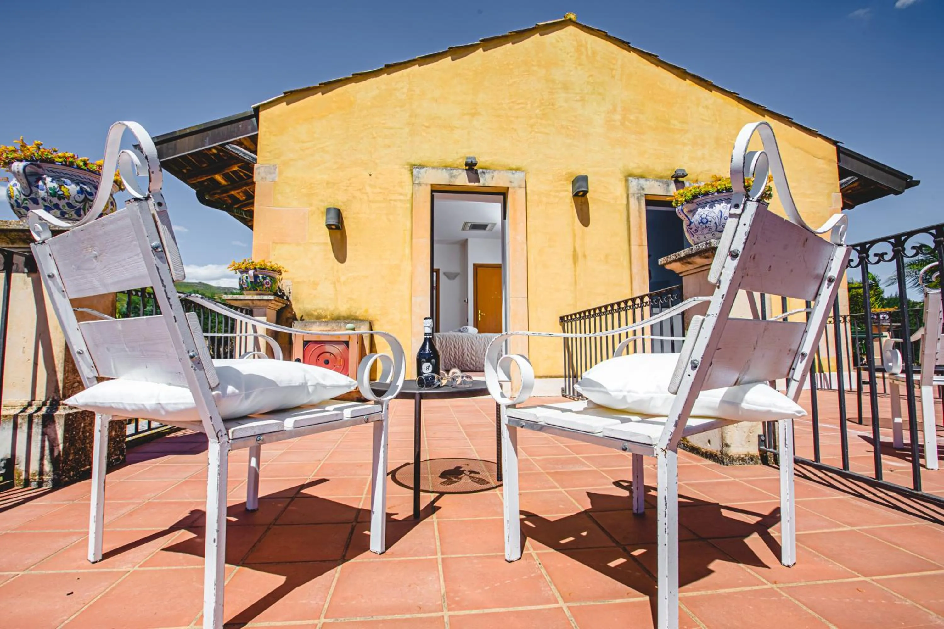 Property building in Nuovo Castello Crisilio