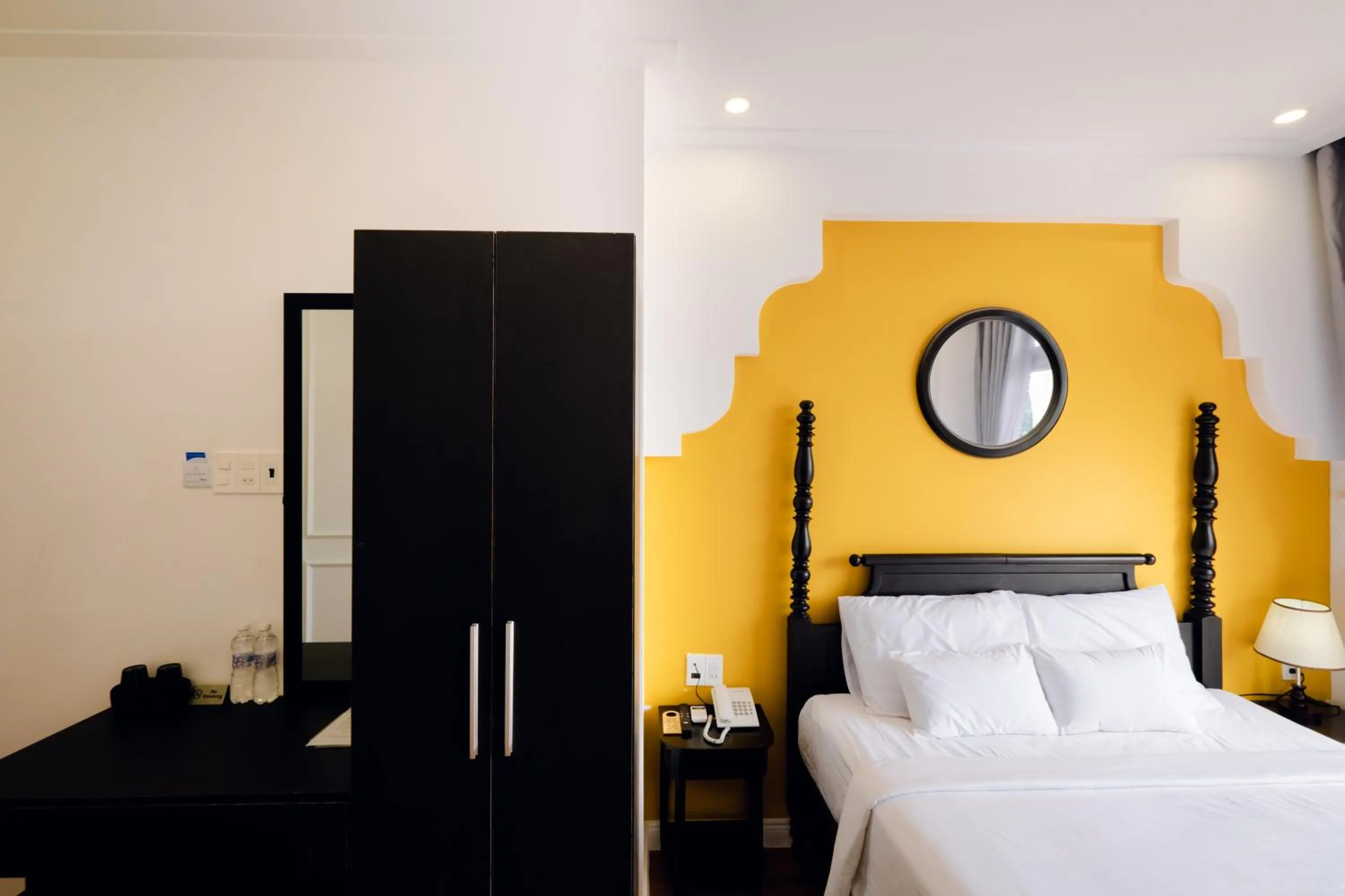 Photo of the whole room, Bed in The Fancy House