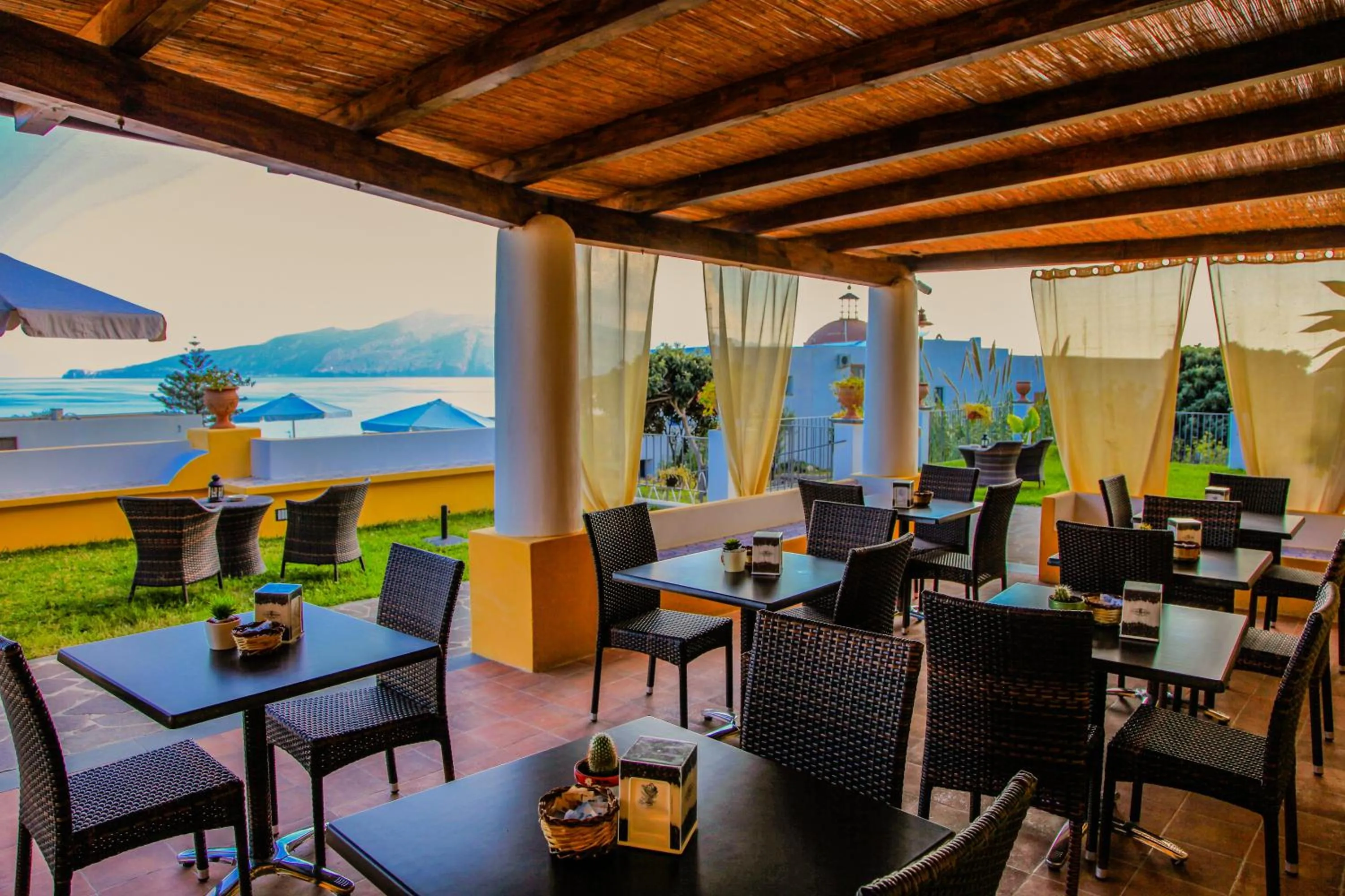 Lounge or bar in Hotel Arcangelo - Salina