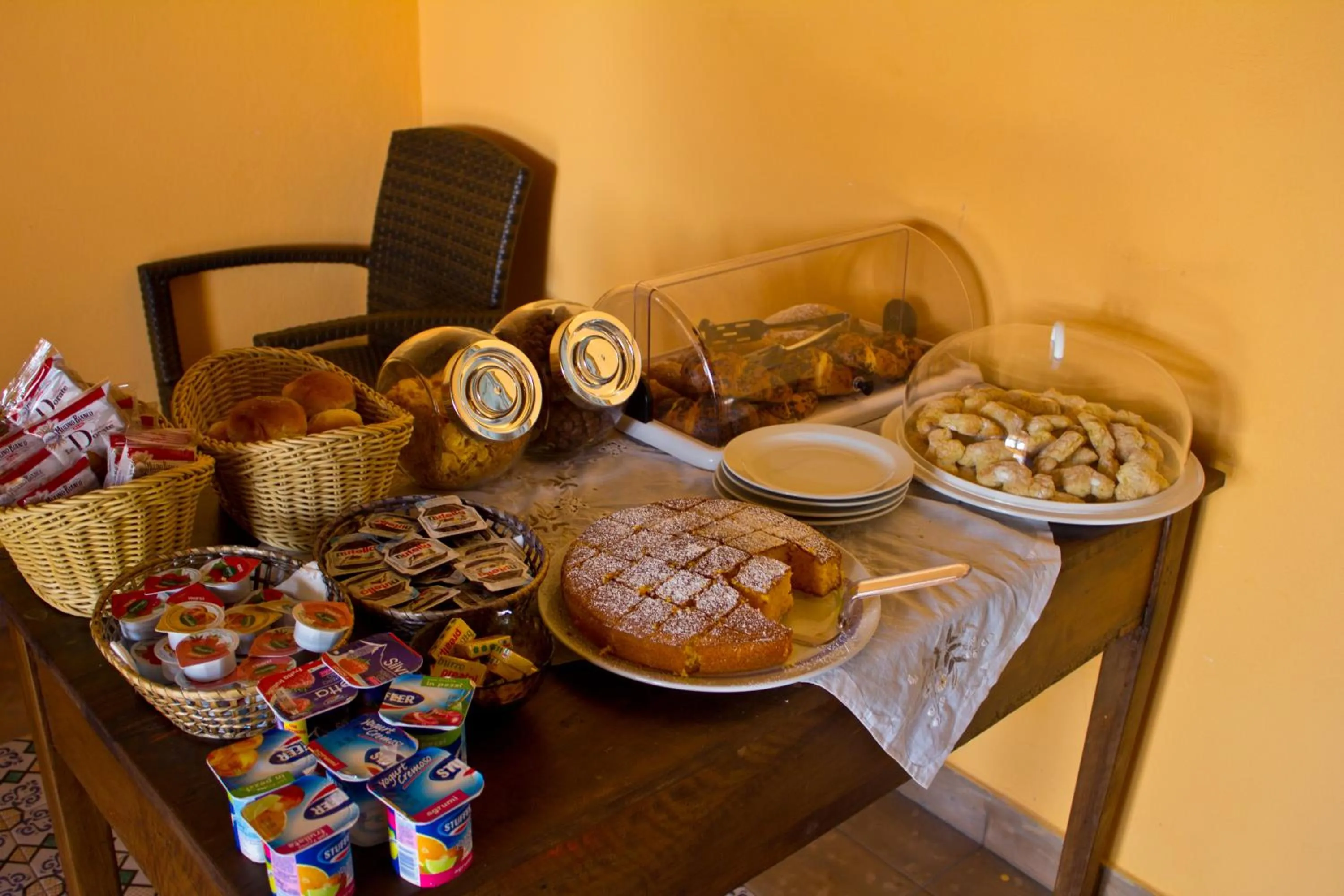 Breakfast in Hotel Arcangelo - Salina