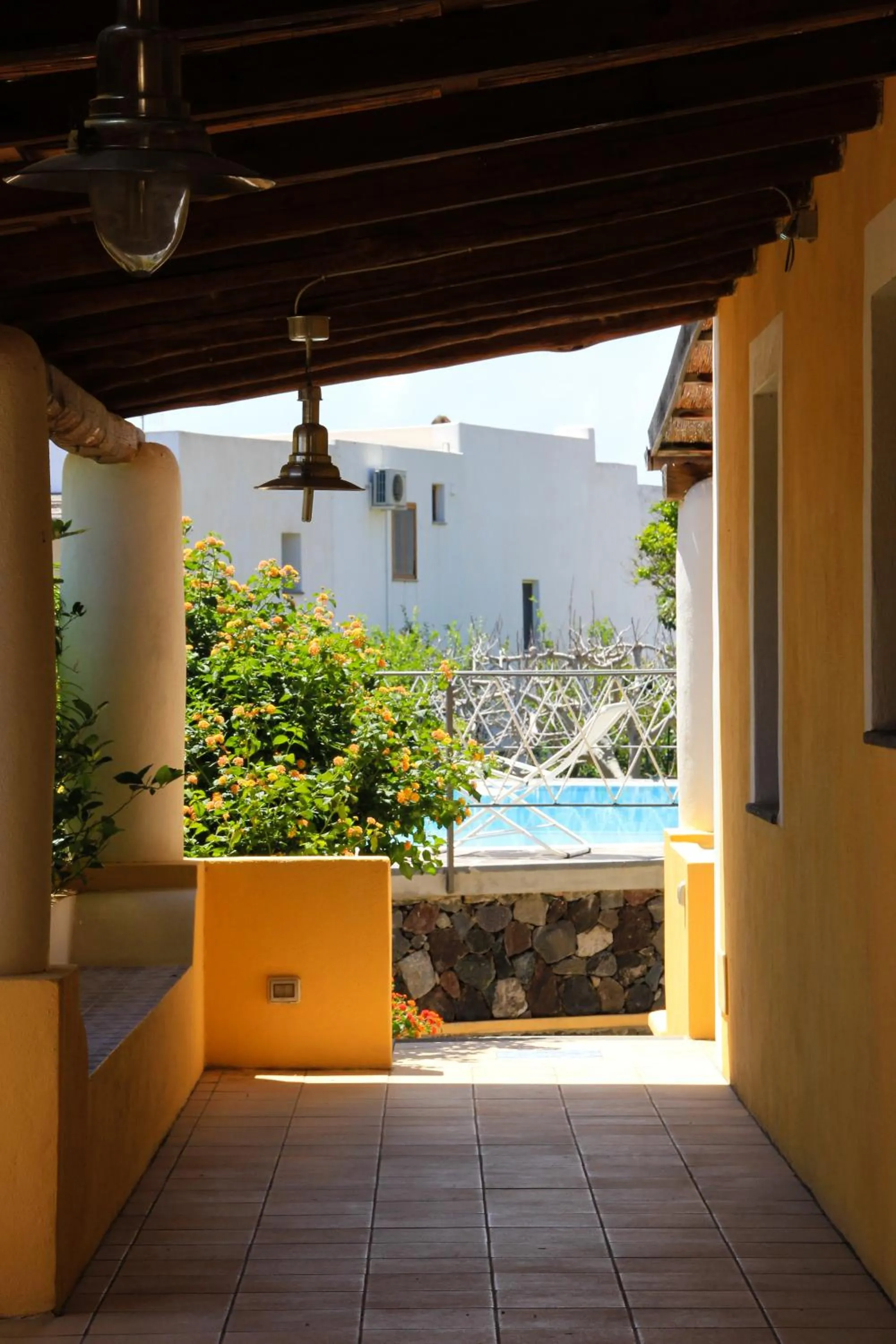 Patio in Hotel Arcangelo - Salina