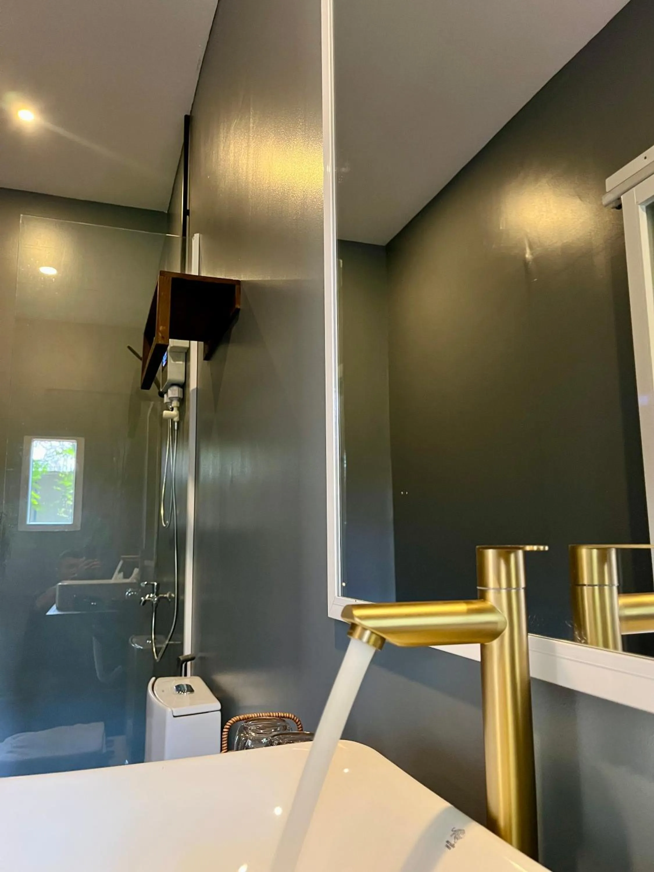 Shower, Bed in River Nest Hostel