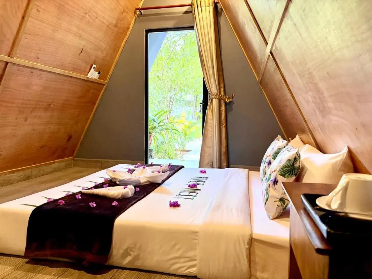 Tent in River Nest Hostel Tent in River Nest Hostel