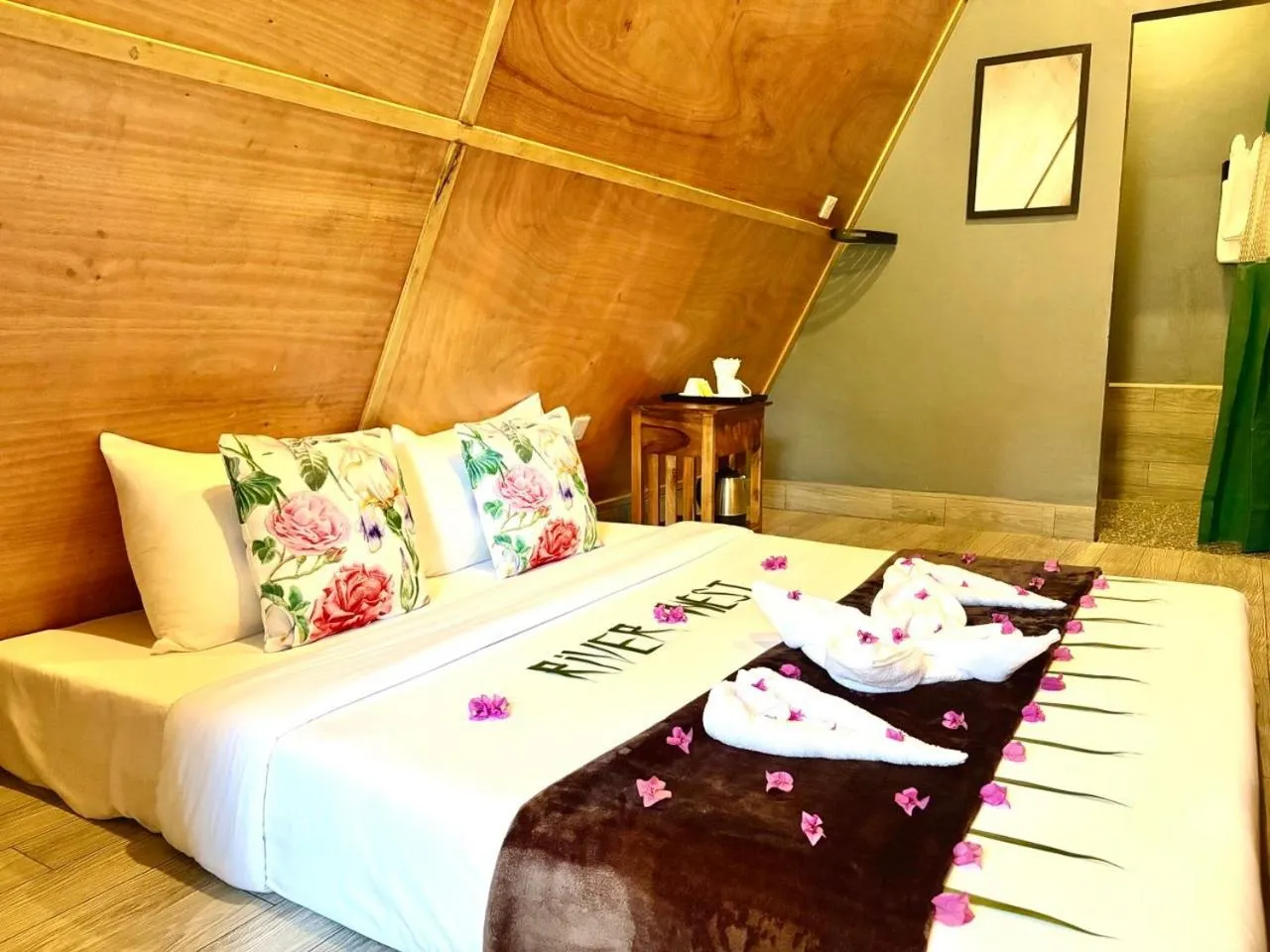 Bedroom, Bed in River Nest Hostel