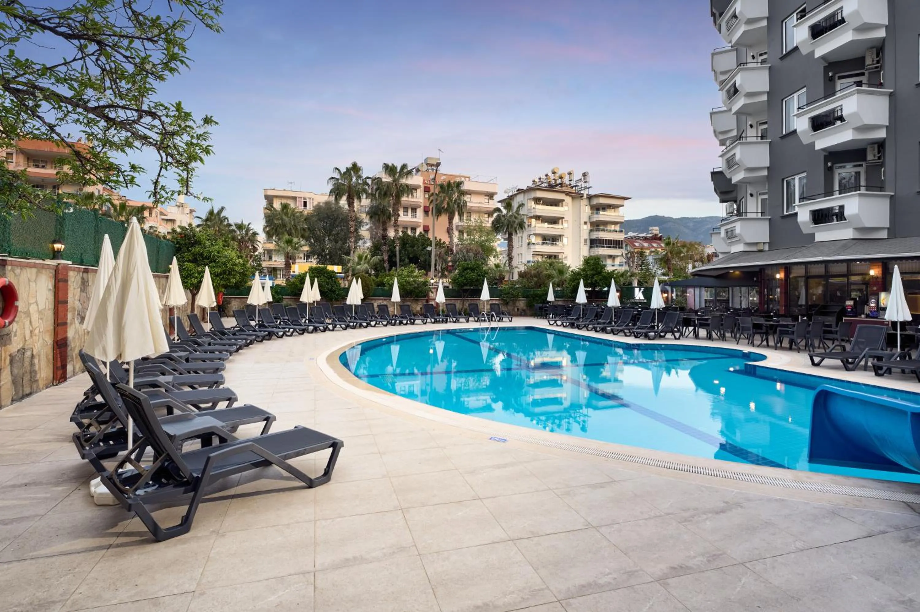 Swimming pool in Kaila City Hotel